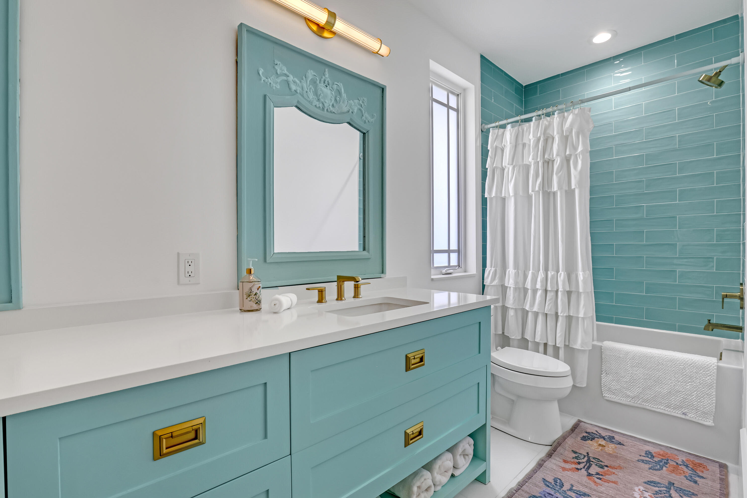 DOWNSTAIRS BEDROOM ENSUITE 2