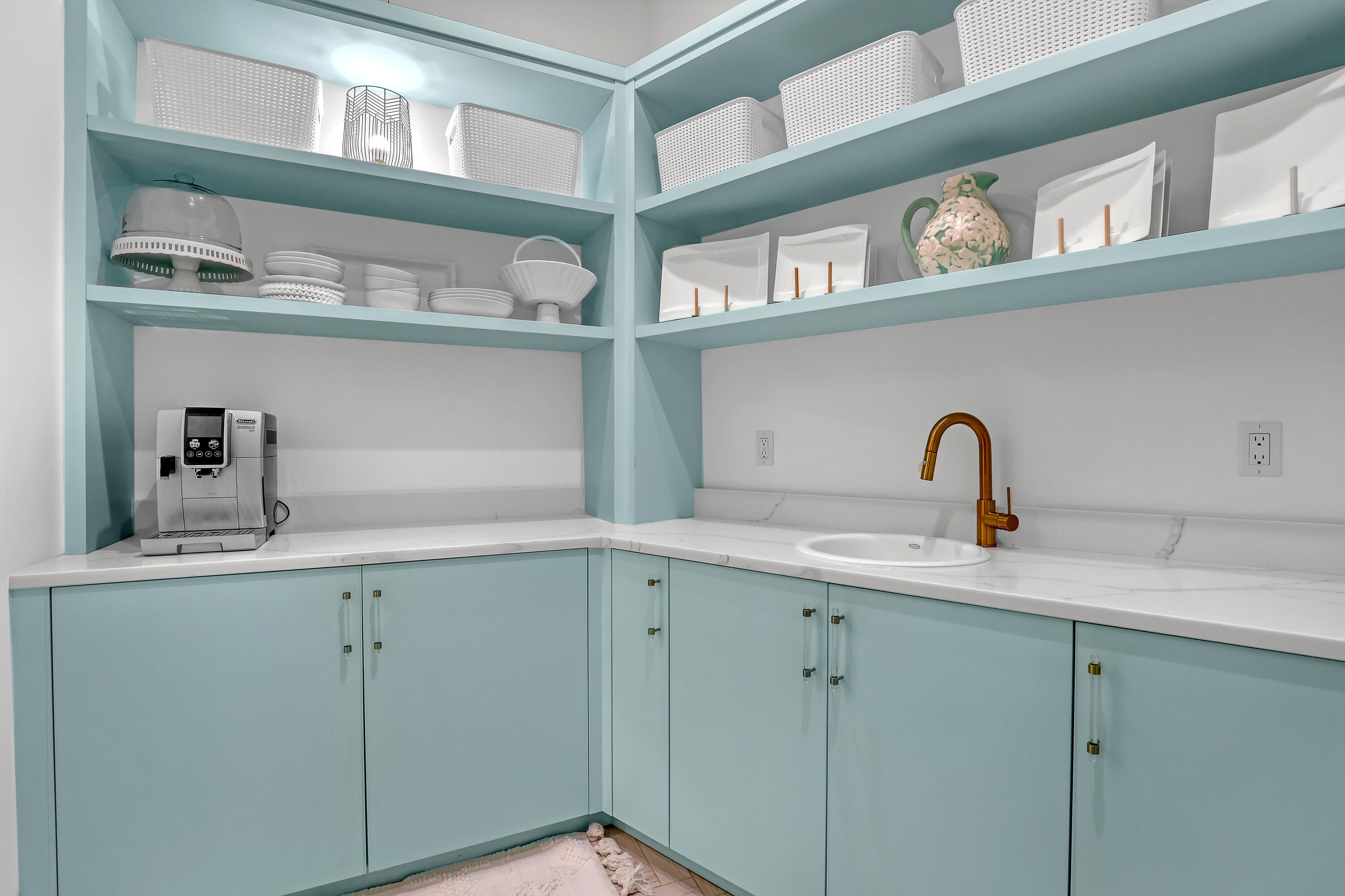 BUTLER'S PANTRY