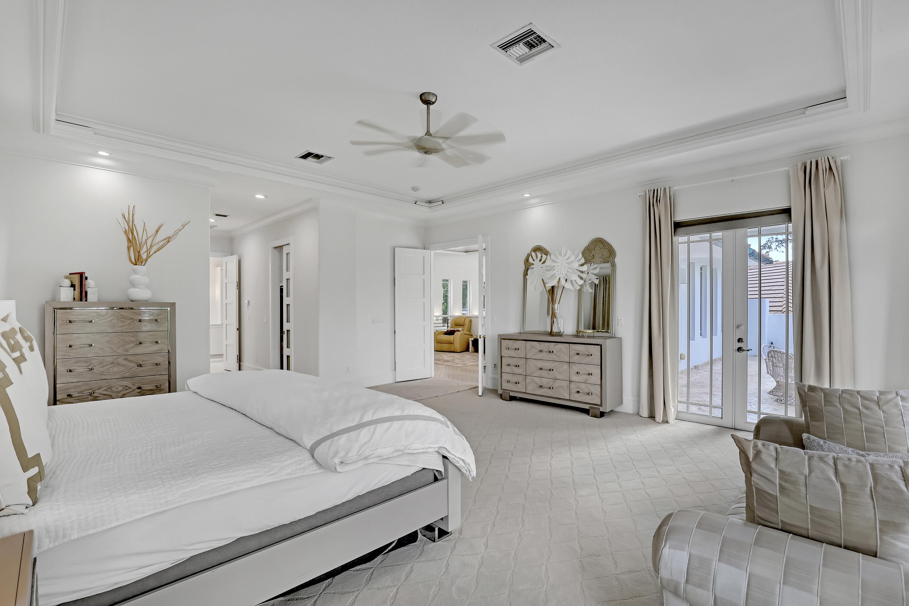 UPSTAIRS MASTER