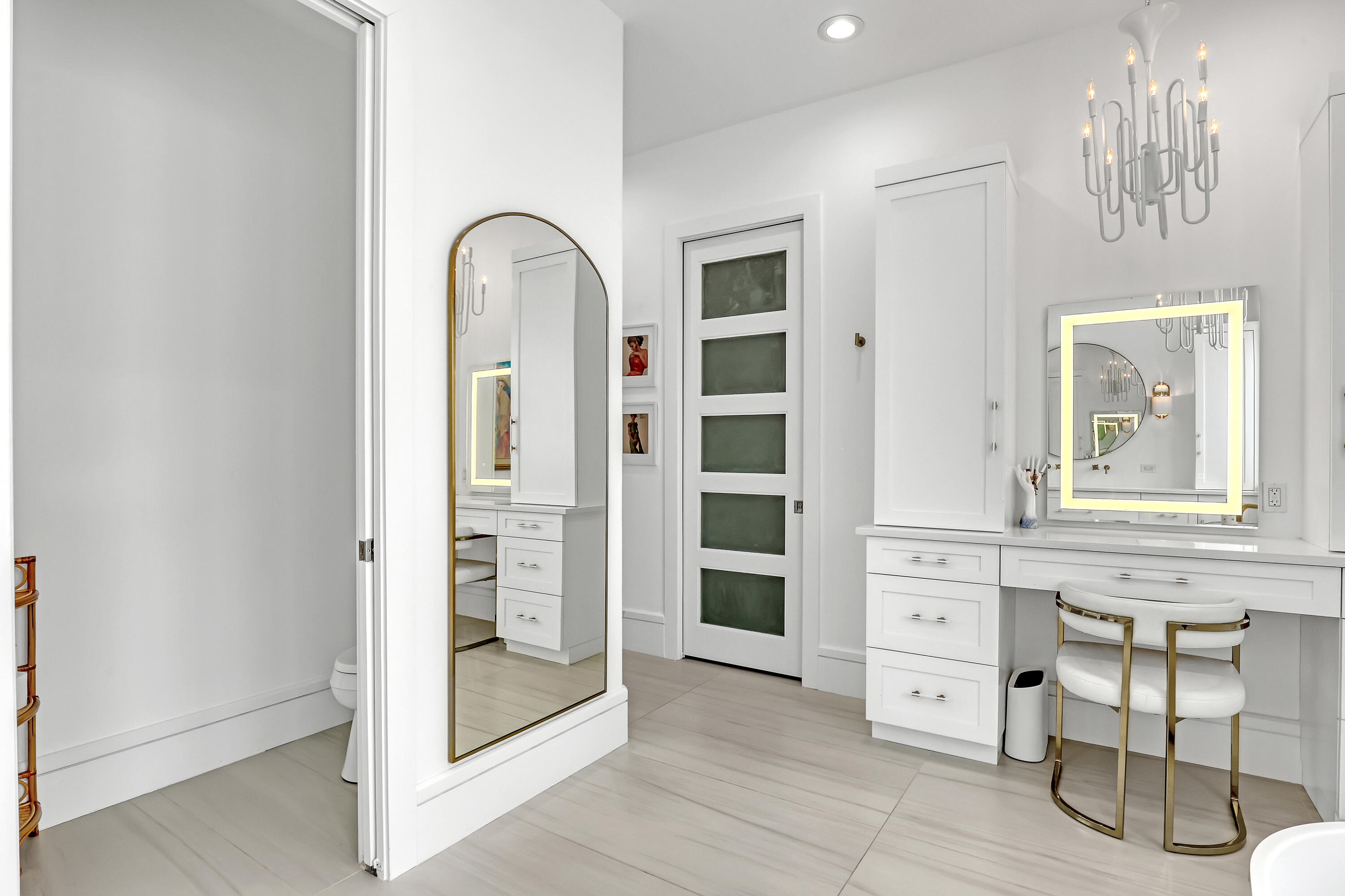 DOWNSTAIRS MASTER BATH