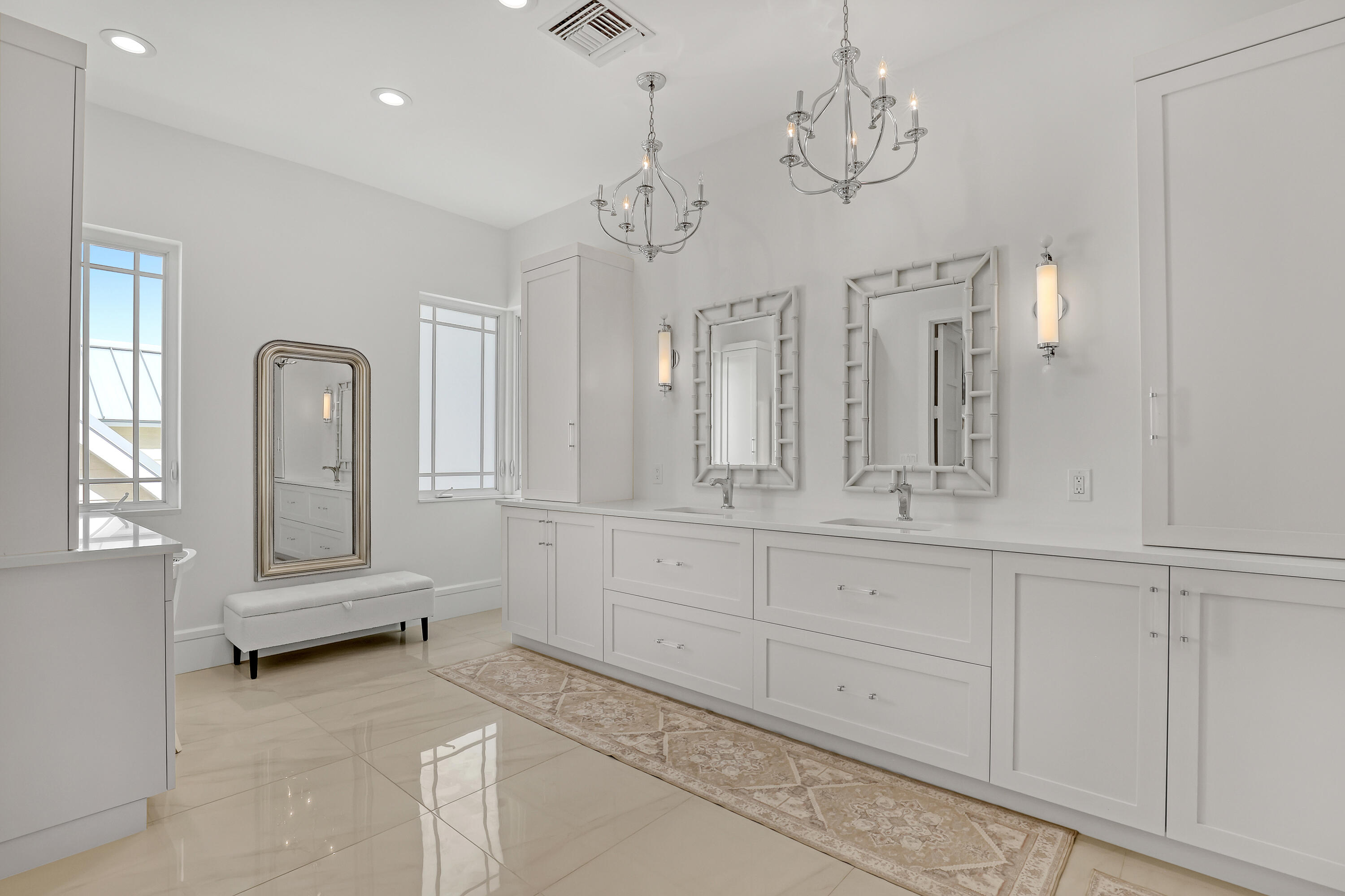 UPSTAIRS MASTER BATH