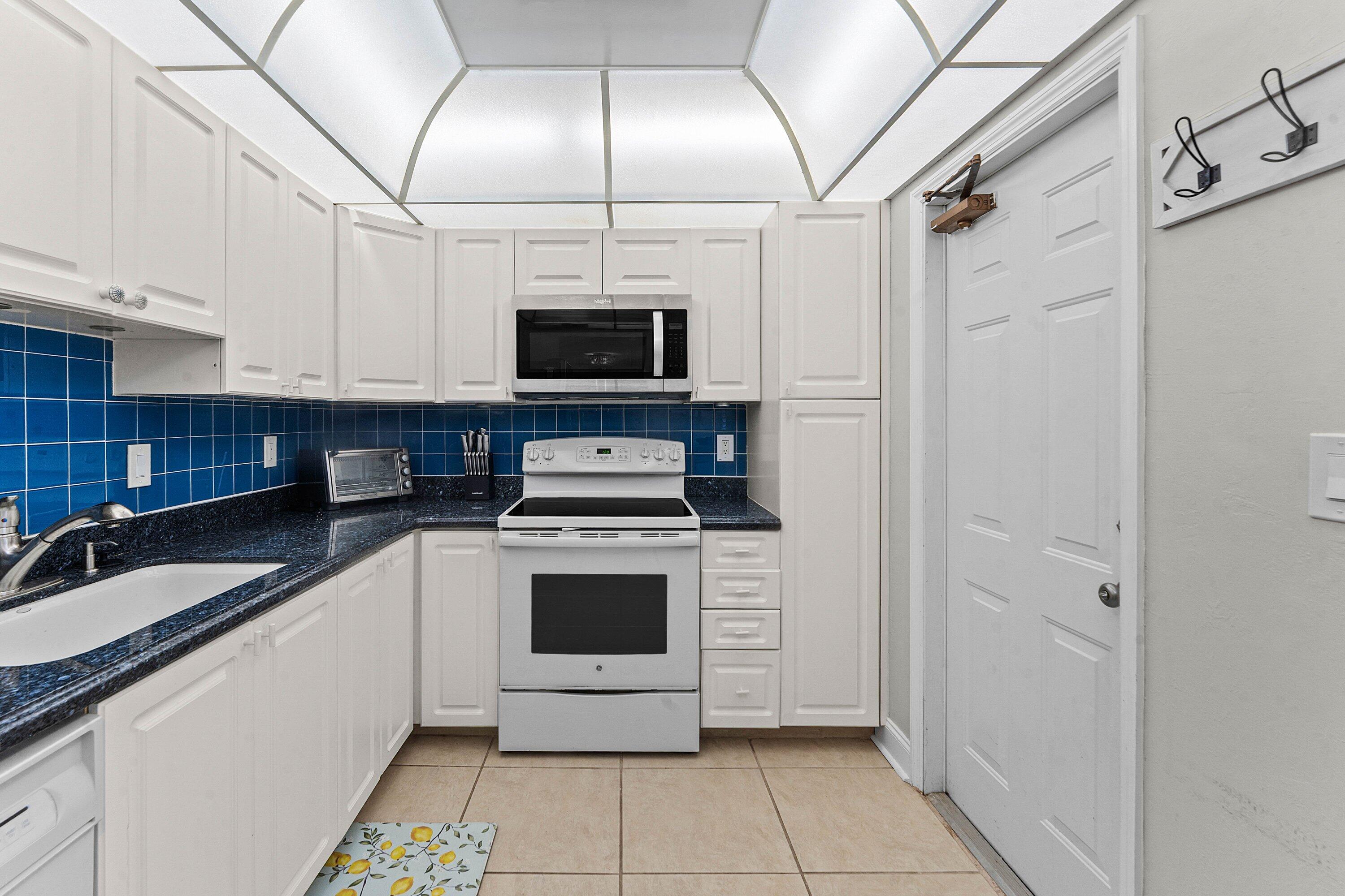 012-1605SouthUSHighway1-404M1-Jupiter-FL