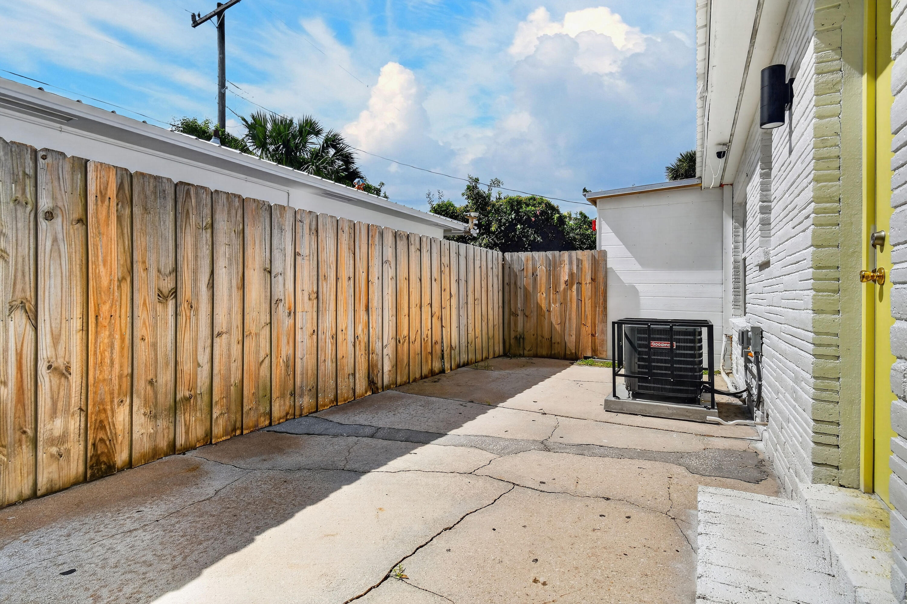 5419SpruceAve(19)