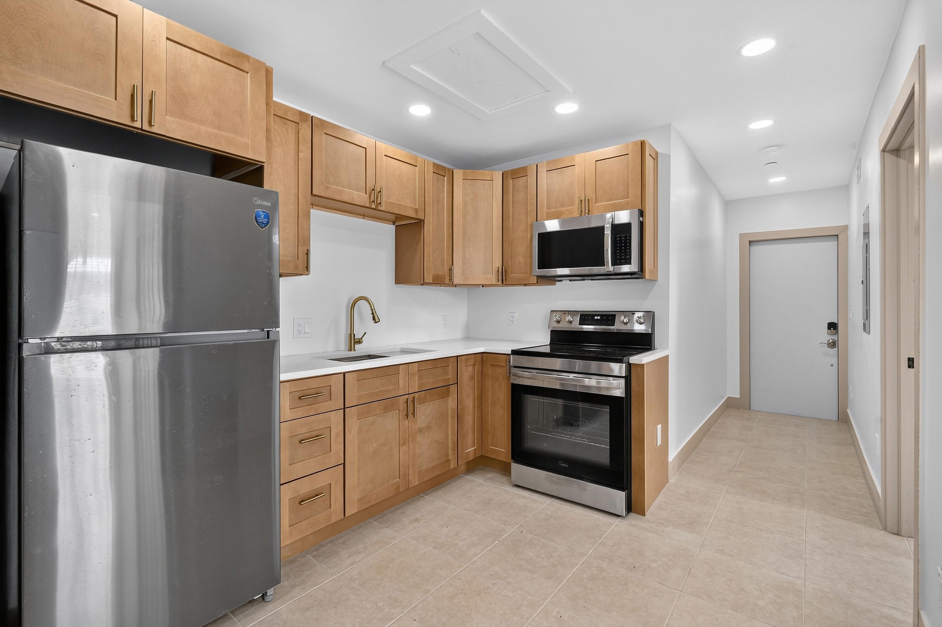 5419SpruceAve(5) 5419SpruceAve(5)