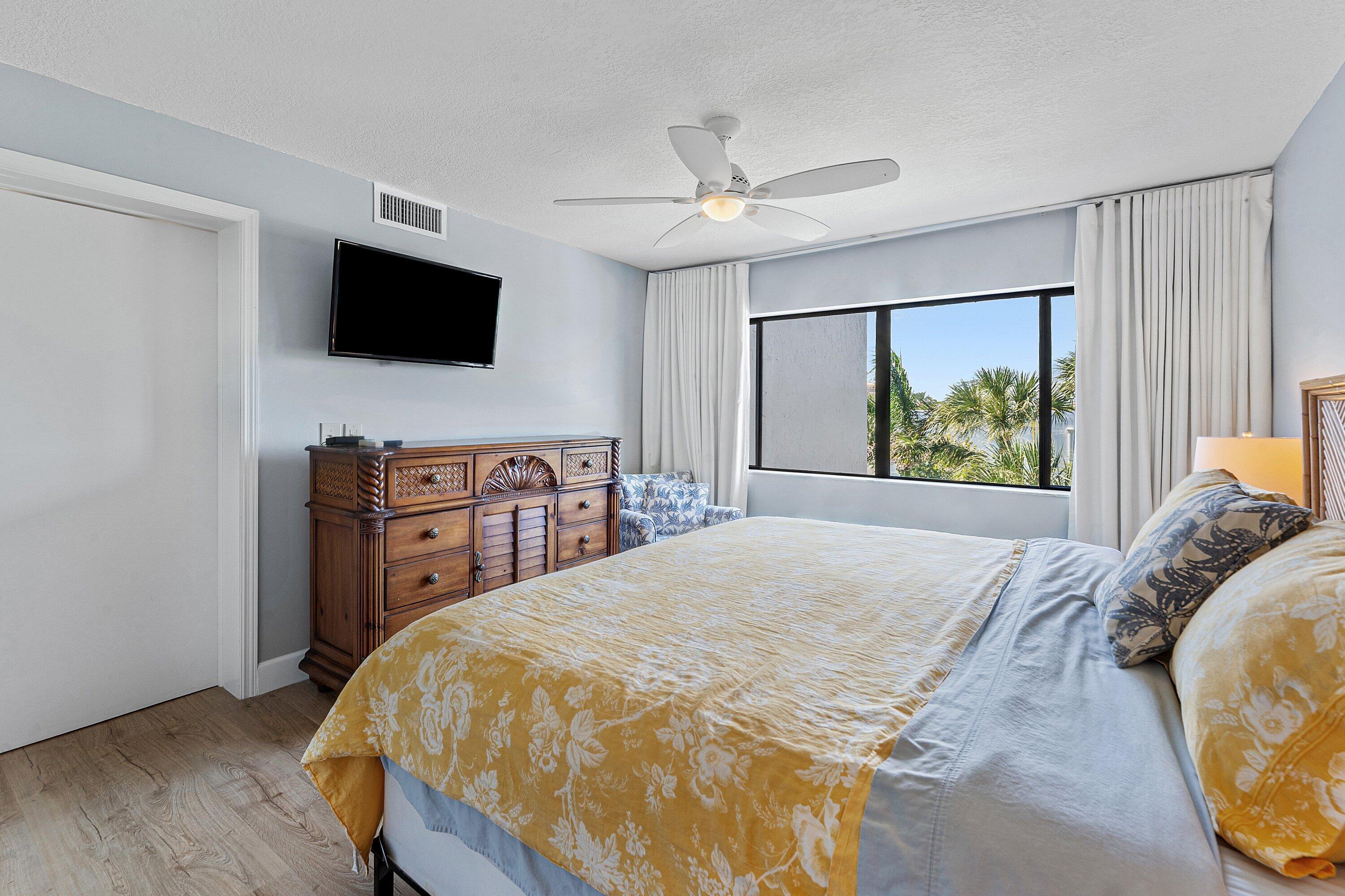 015-1605SouthUSHighway1-301V6-Jupiter-FL