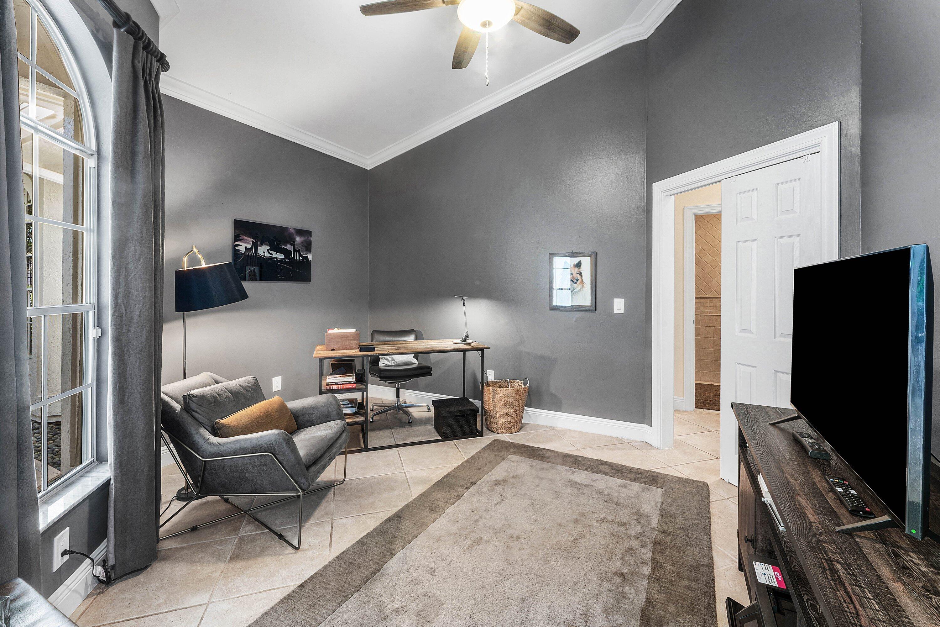 Office/Guest Room