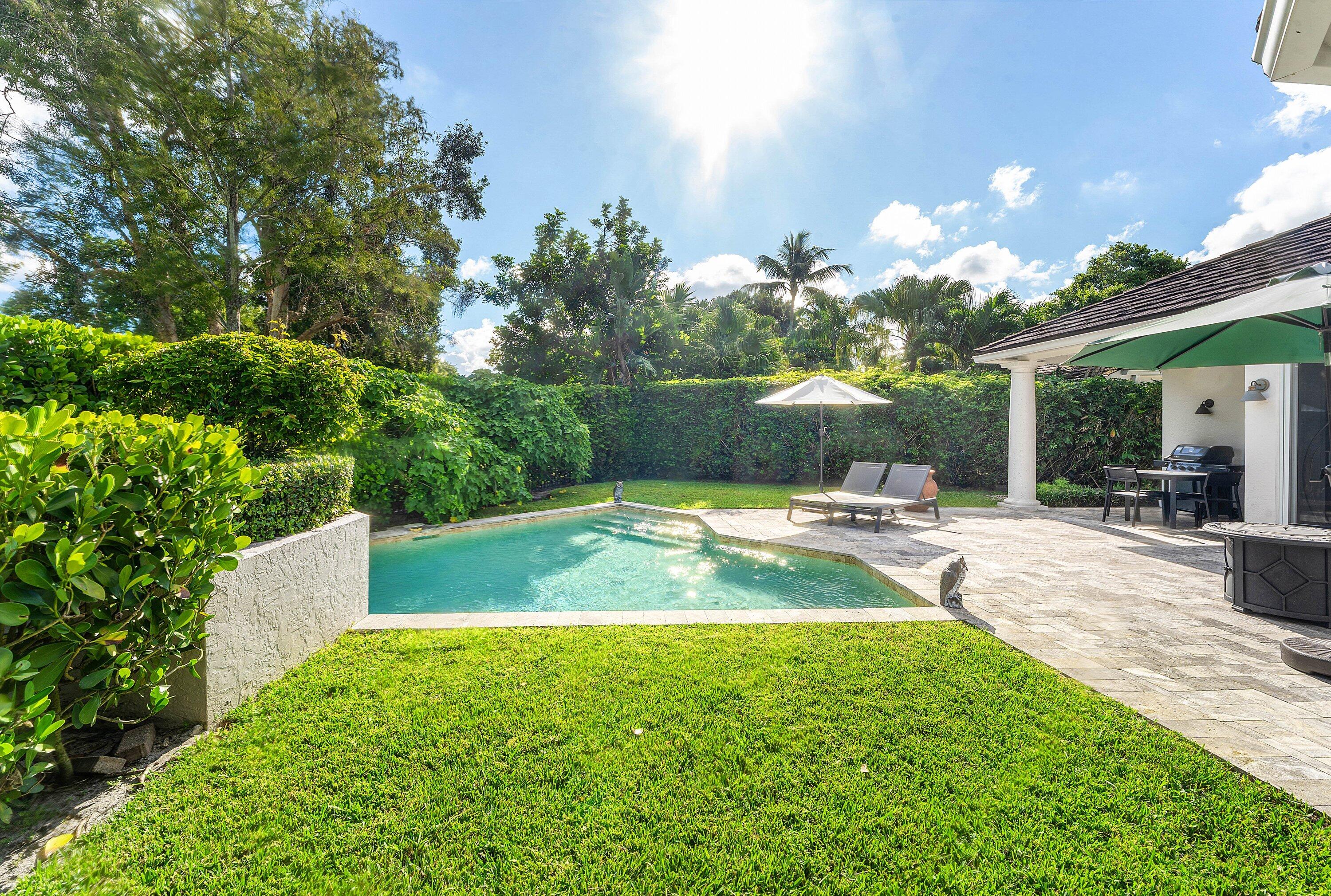 Pool/Yard