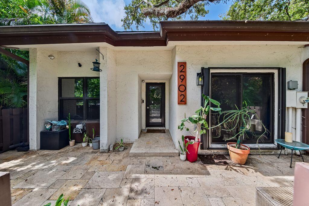 Front entrance with Travertine walkway Front entrance with Travertine walkway