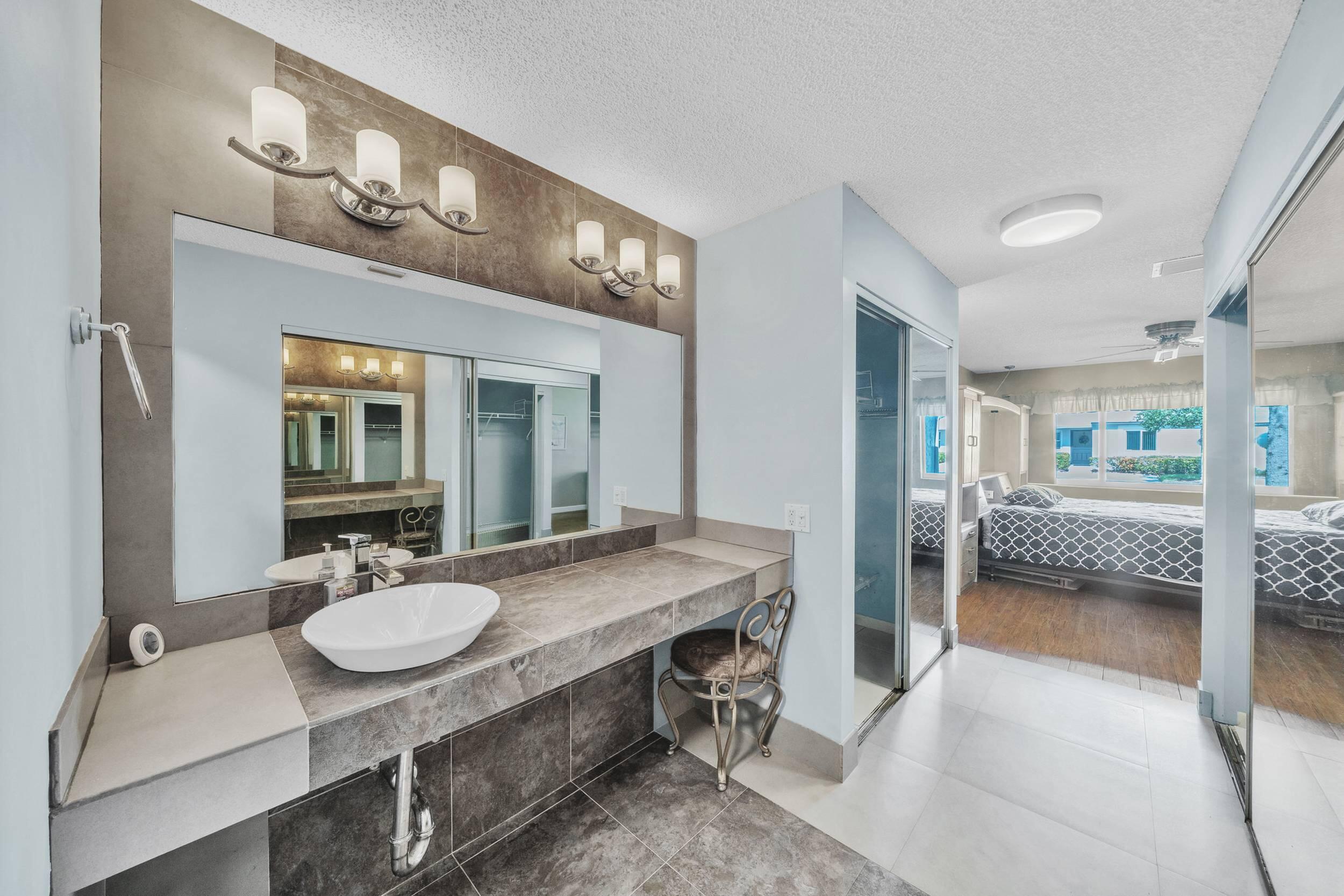 Main Bathroom 2