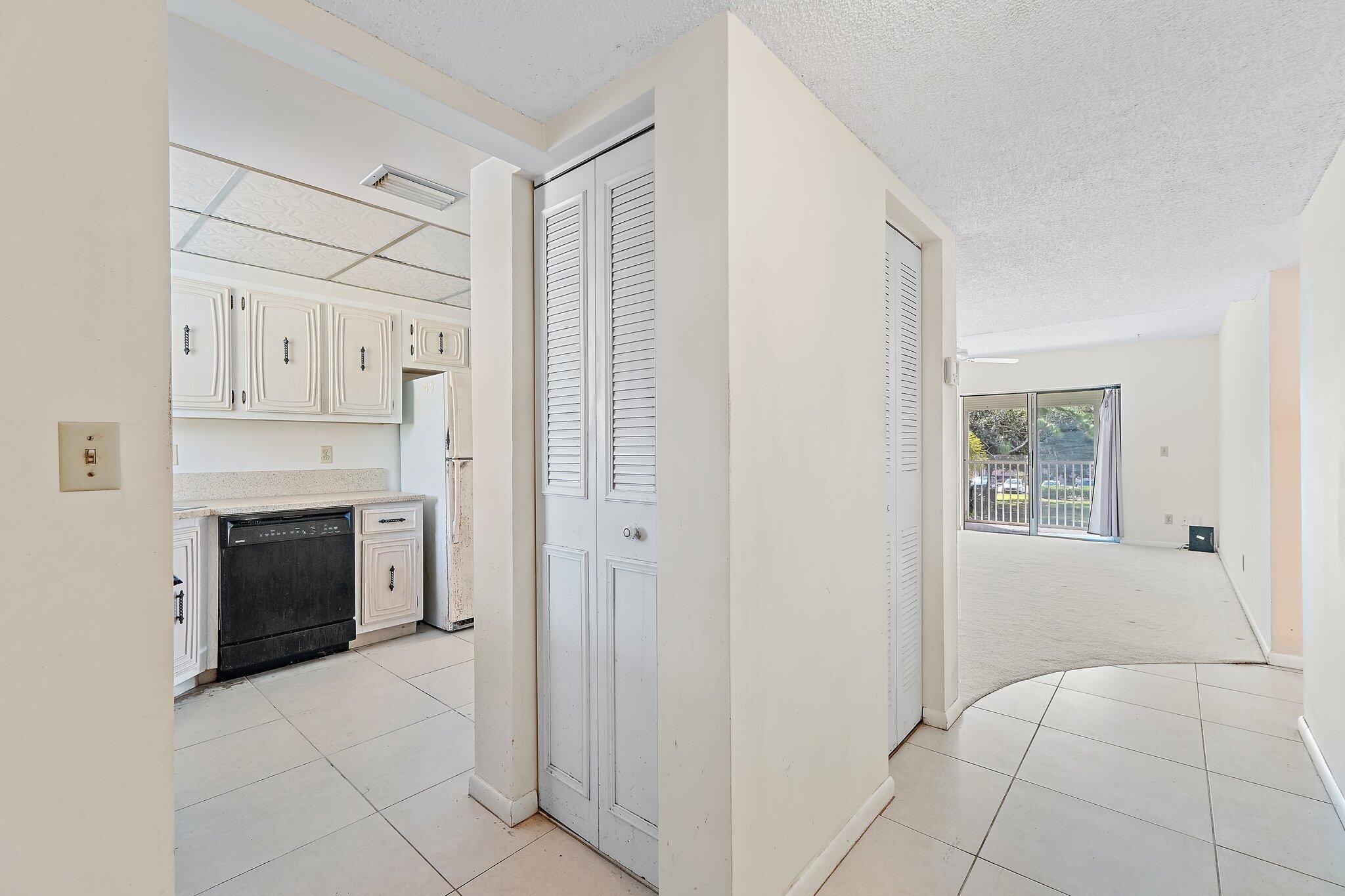 017-18081SECountryClubDr-Jupiter-SMALL