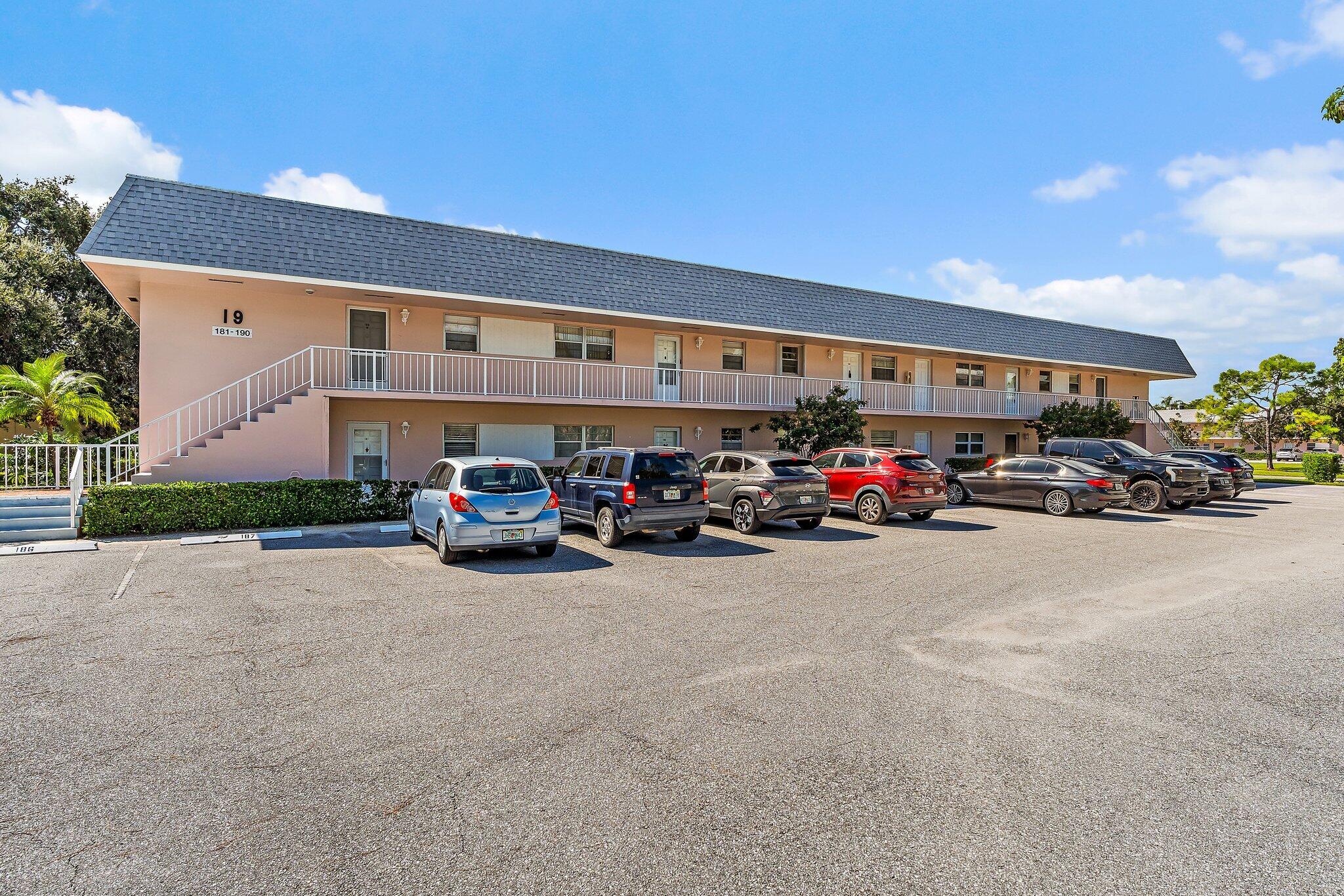 010-18081SECountryClubDr-Jupiter-SMALL