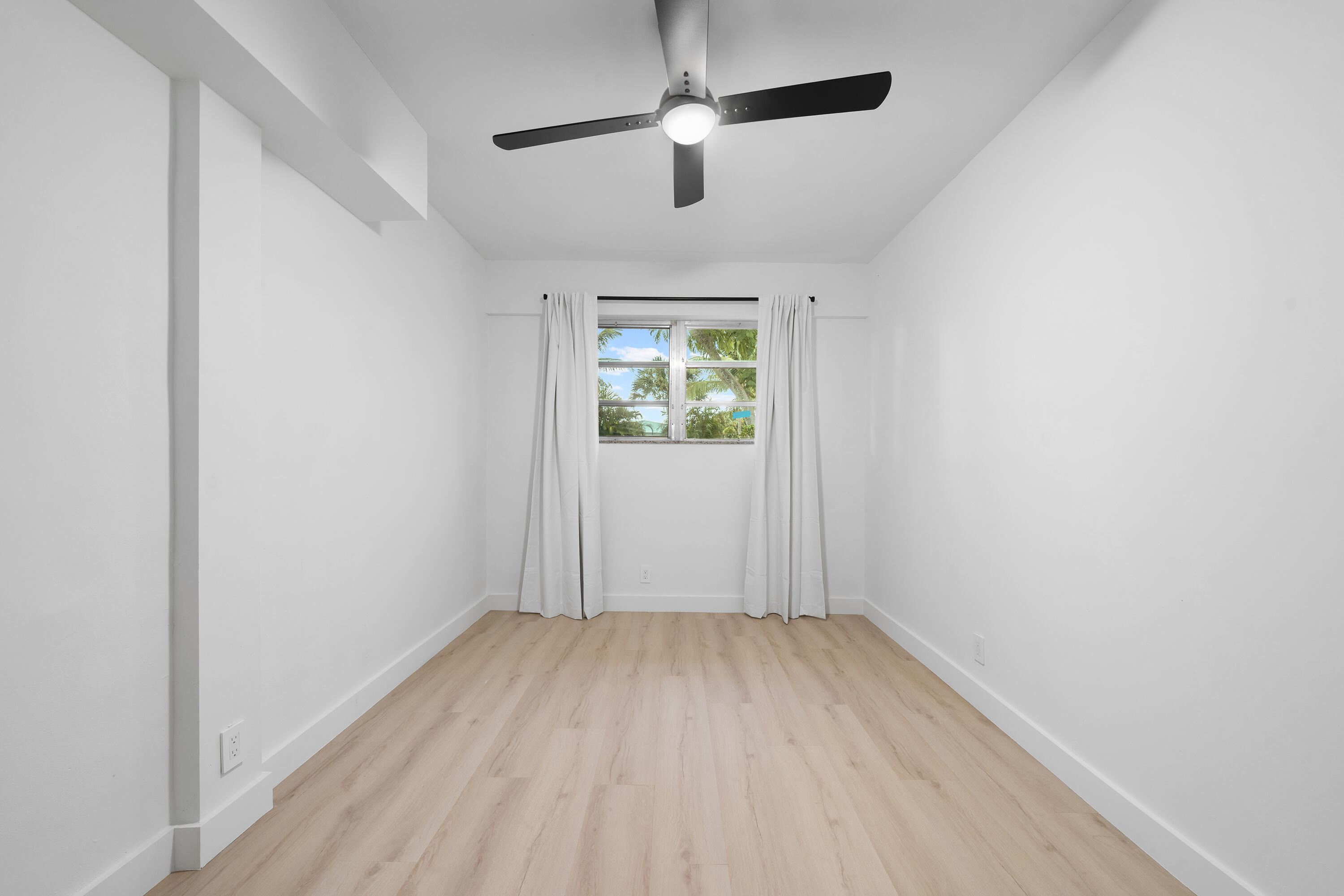 1ST BEDROOM