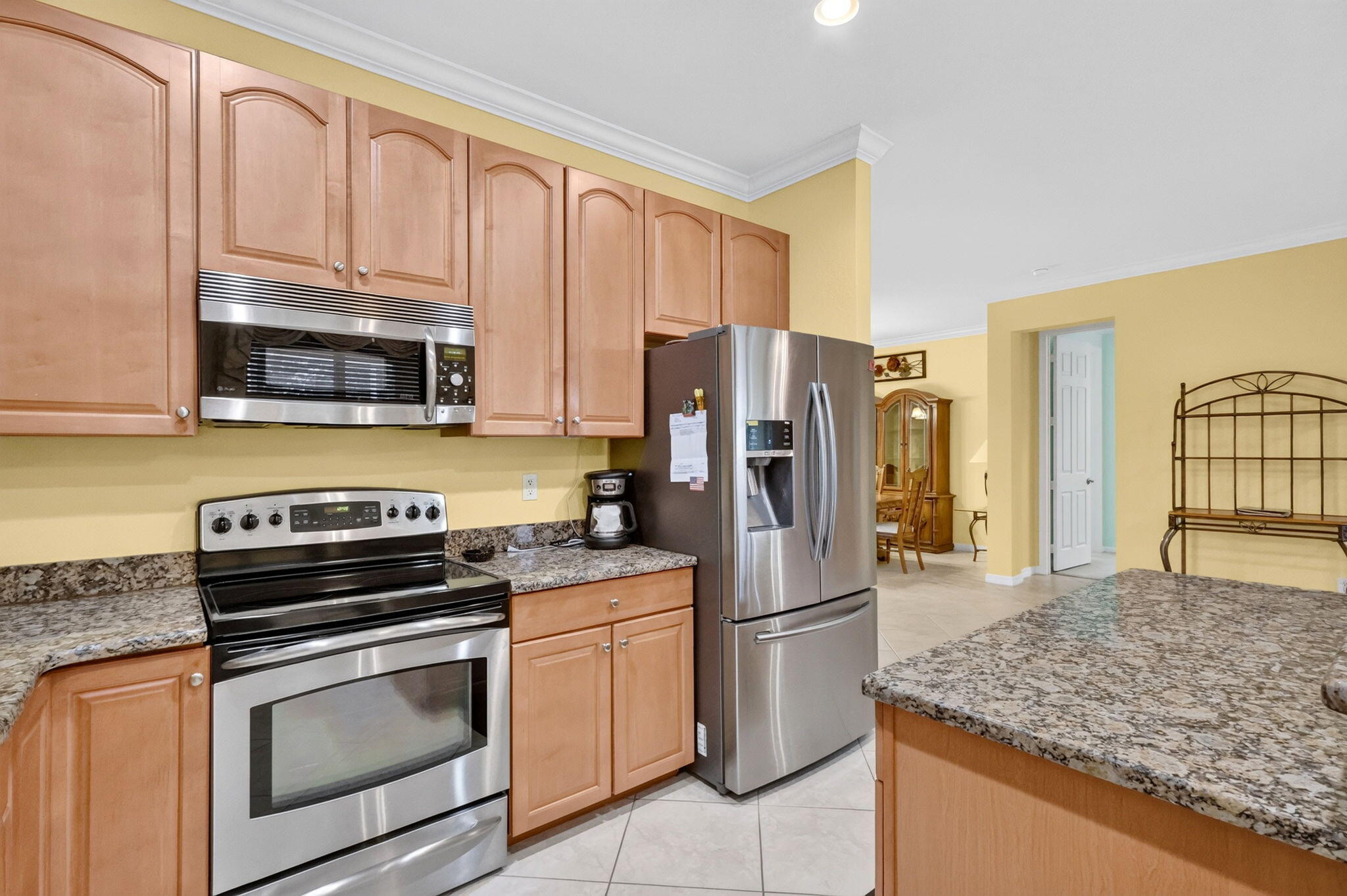 Kitchen/SS Appliances