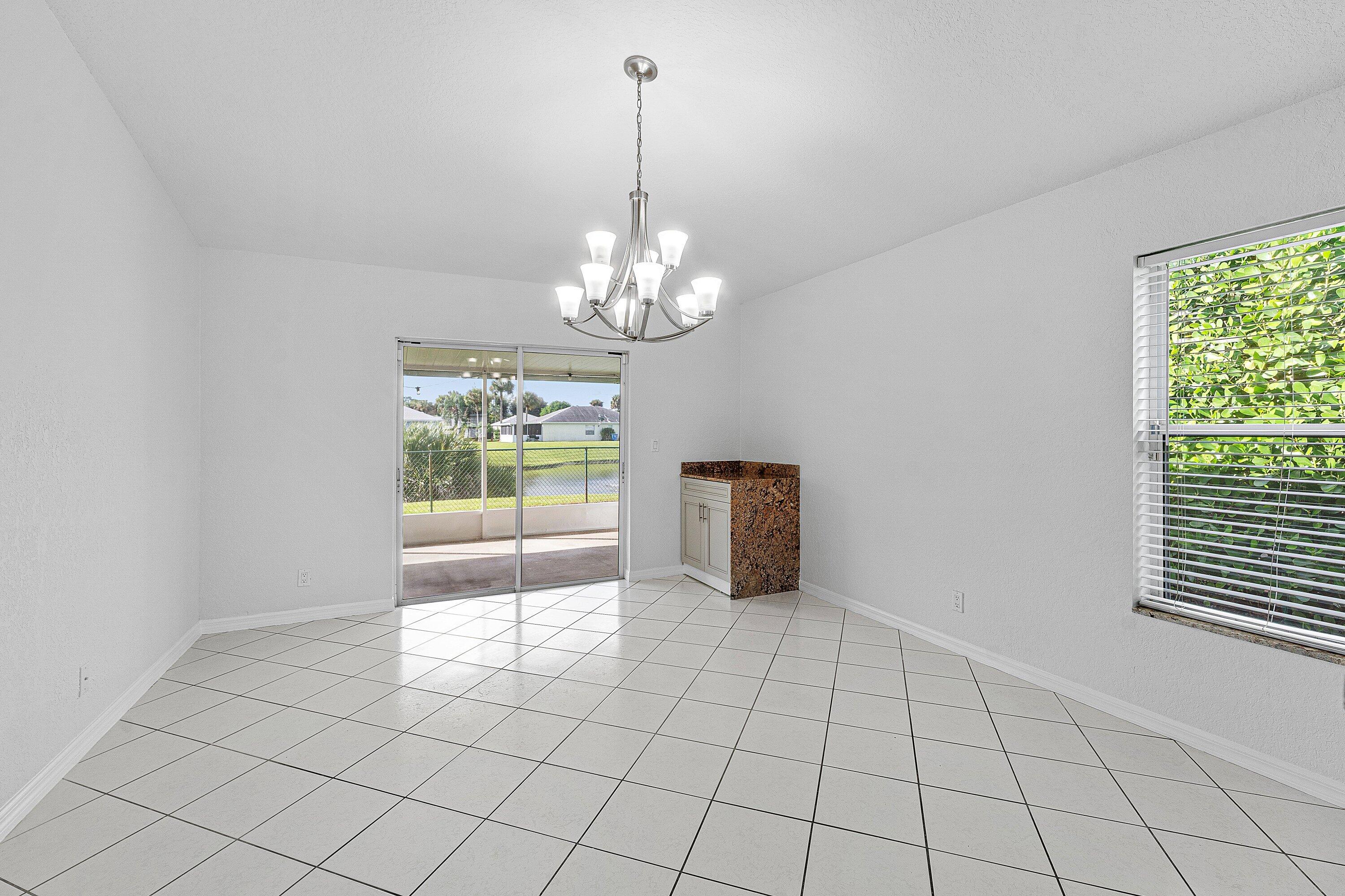 011-5427ClubCircle-Haverhill-FL-33415-SM