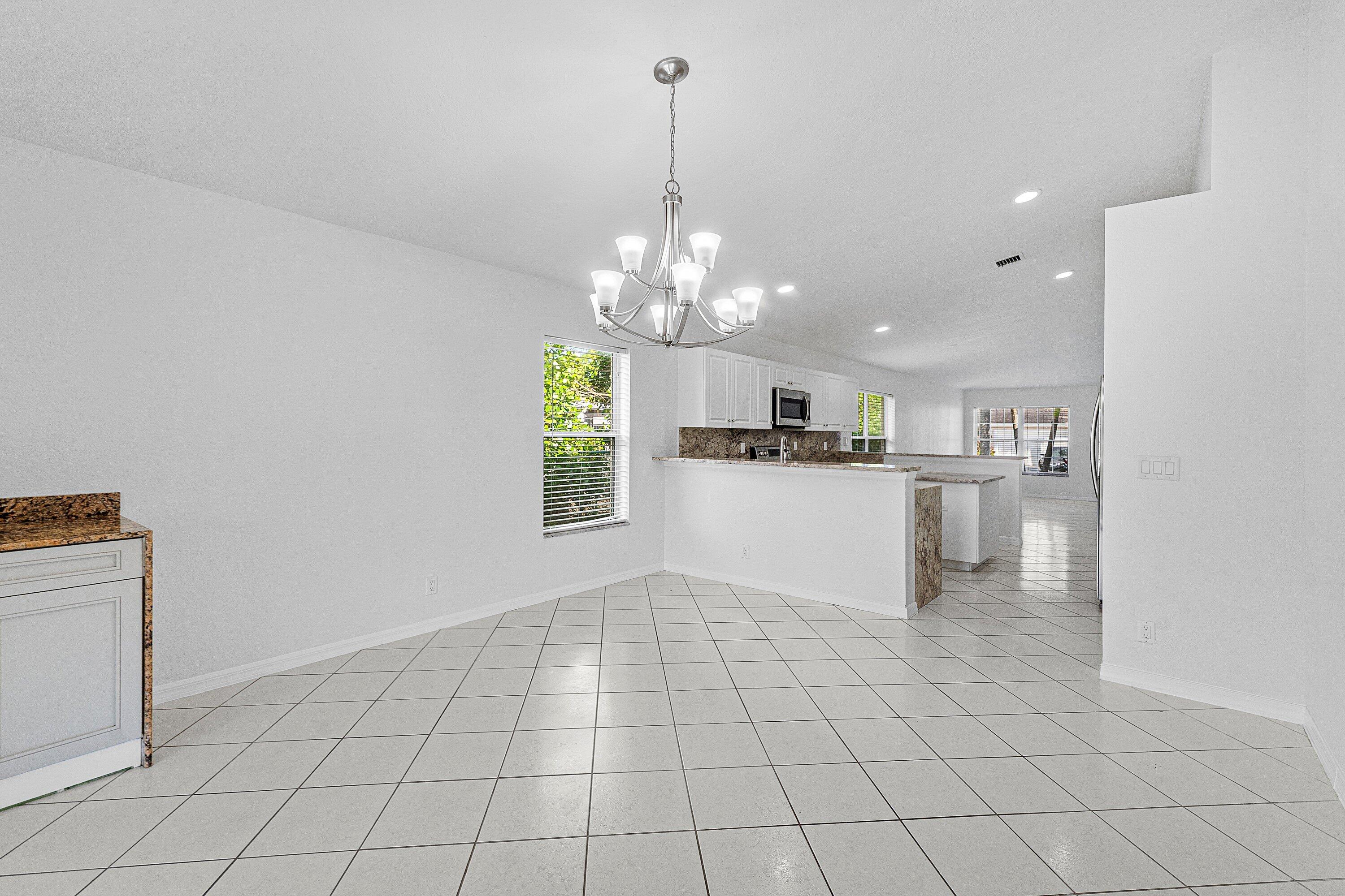 012-5427ClubCircle-Haverhill-FL-33415-SM