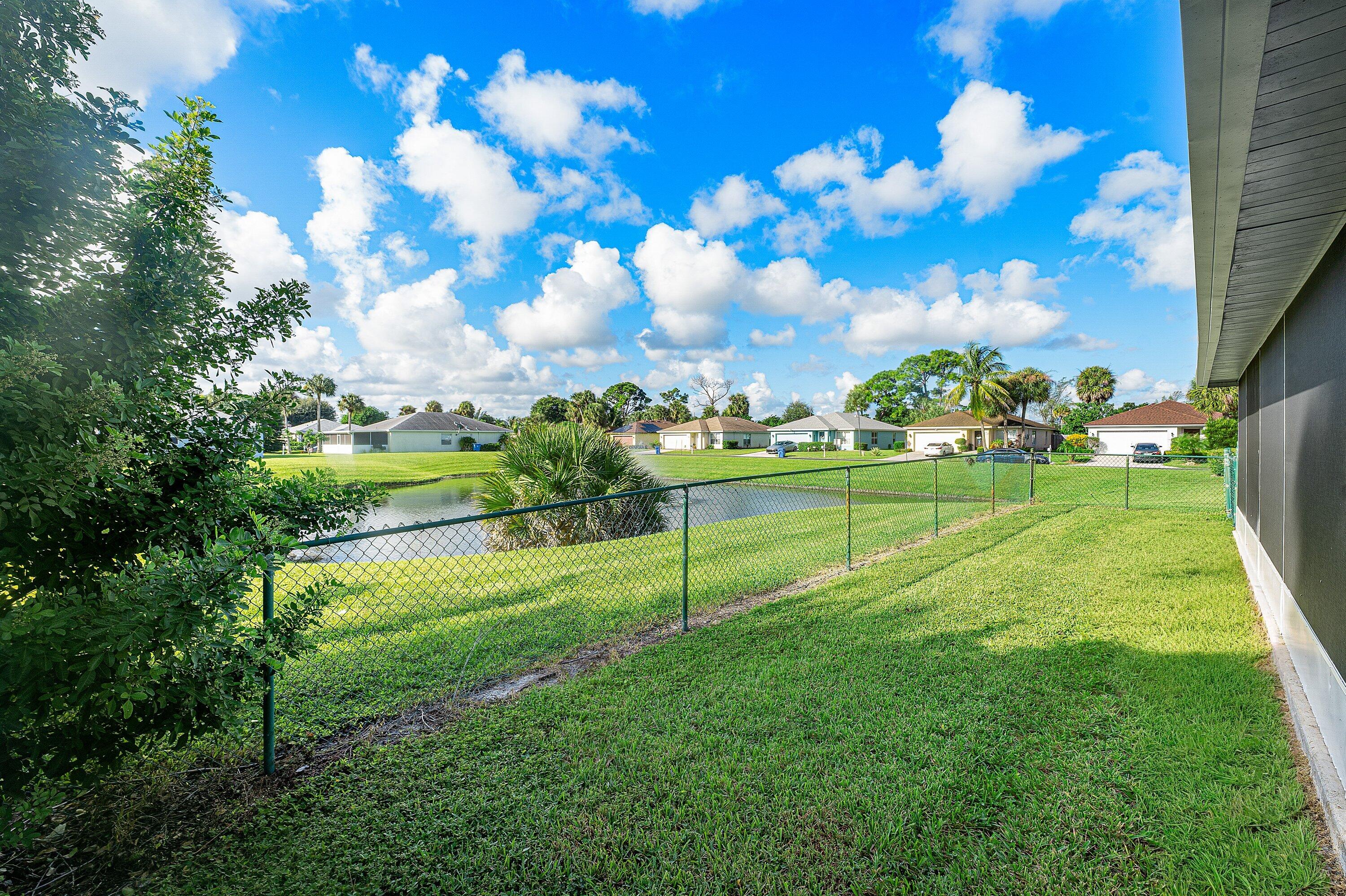 024-5427ClubCircle-Haverhill-FL-33415-SM