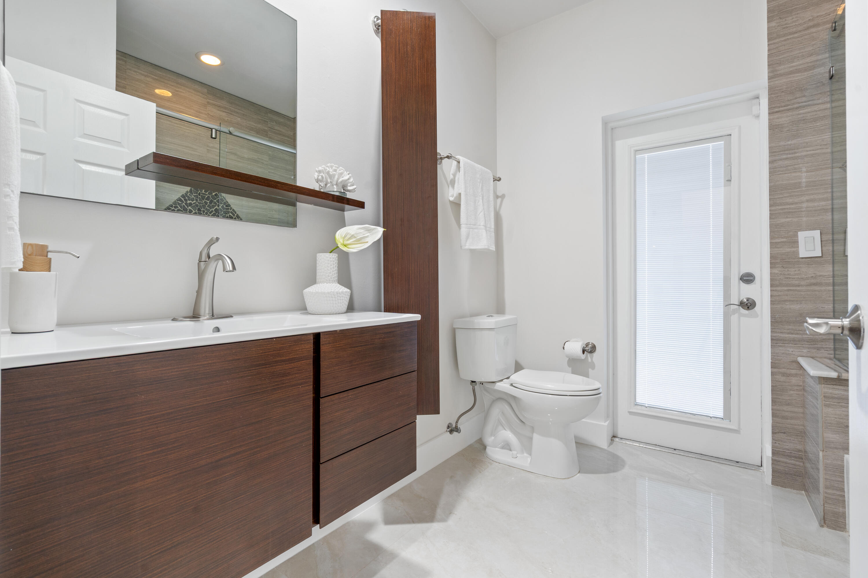 22-2701 NE 2nd Ave Wilton Manros, FL-121