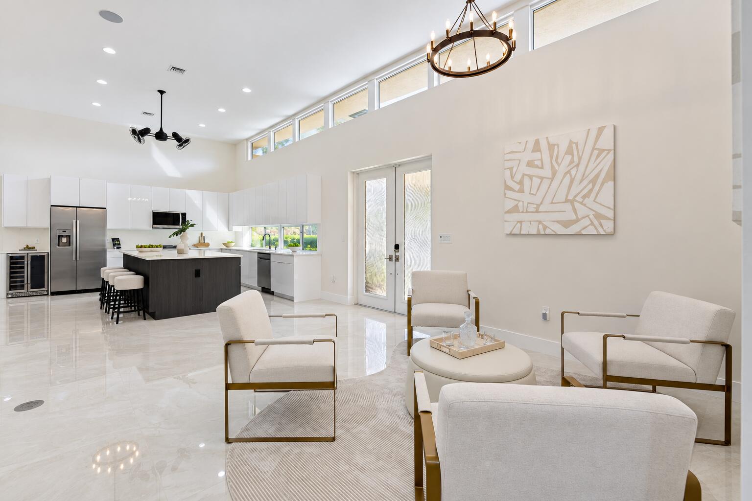 Luxurious Sunlit Modern Open-Plan Interi