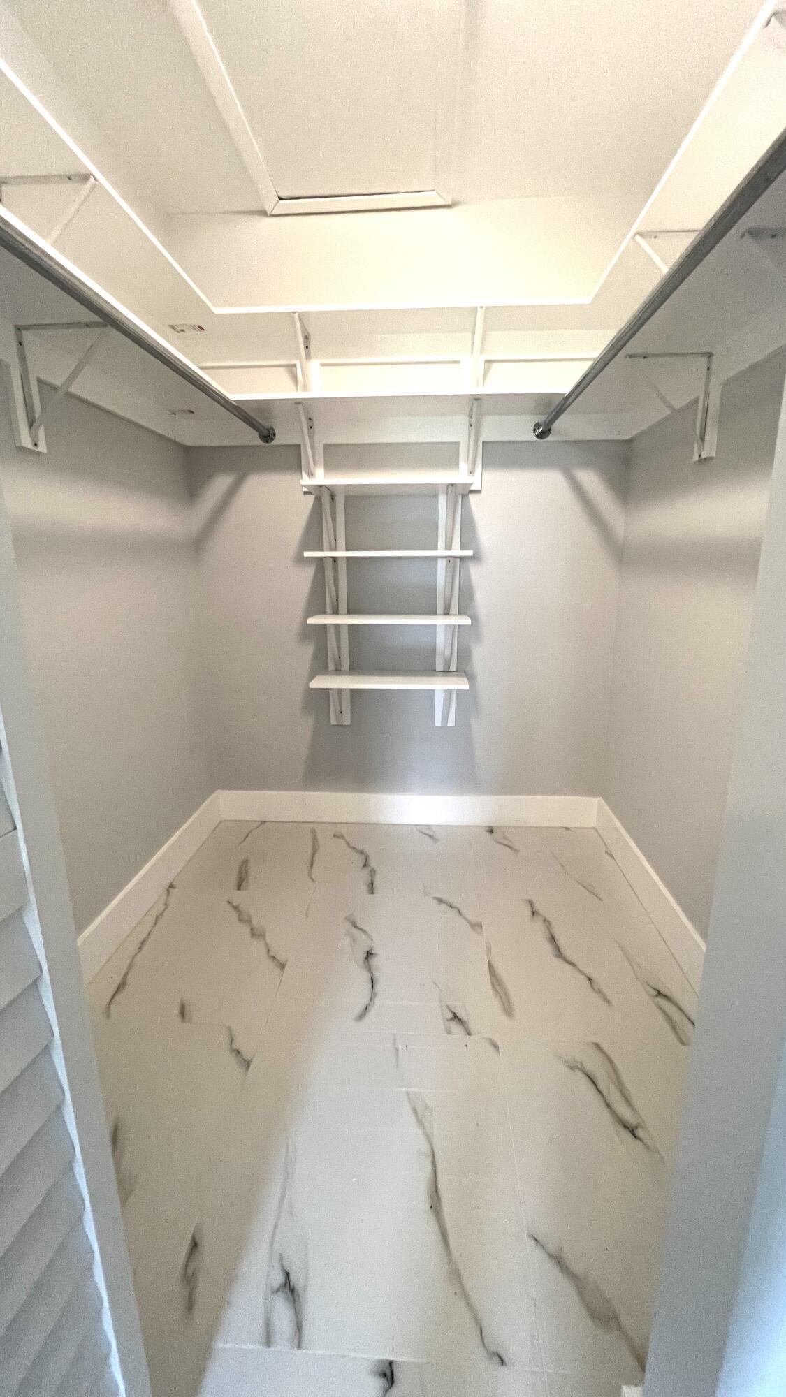 Walk in closet