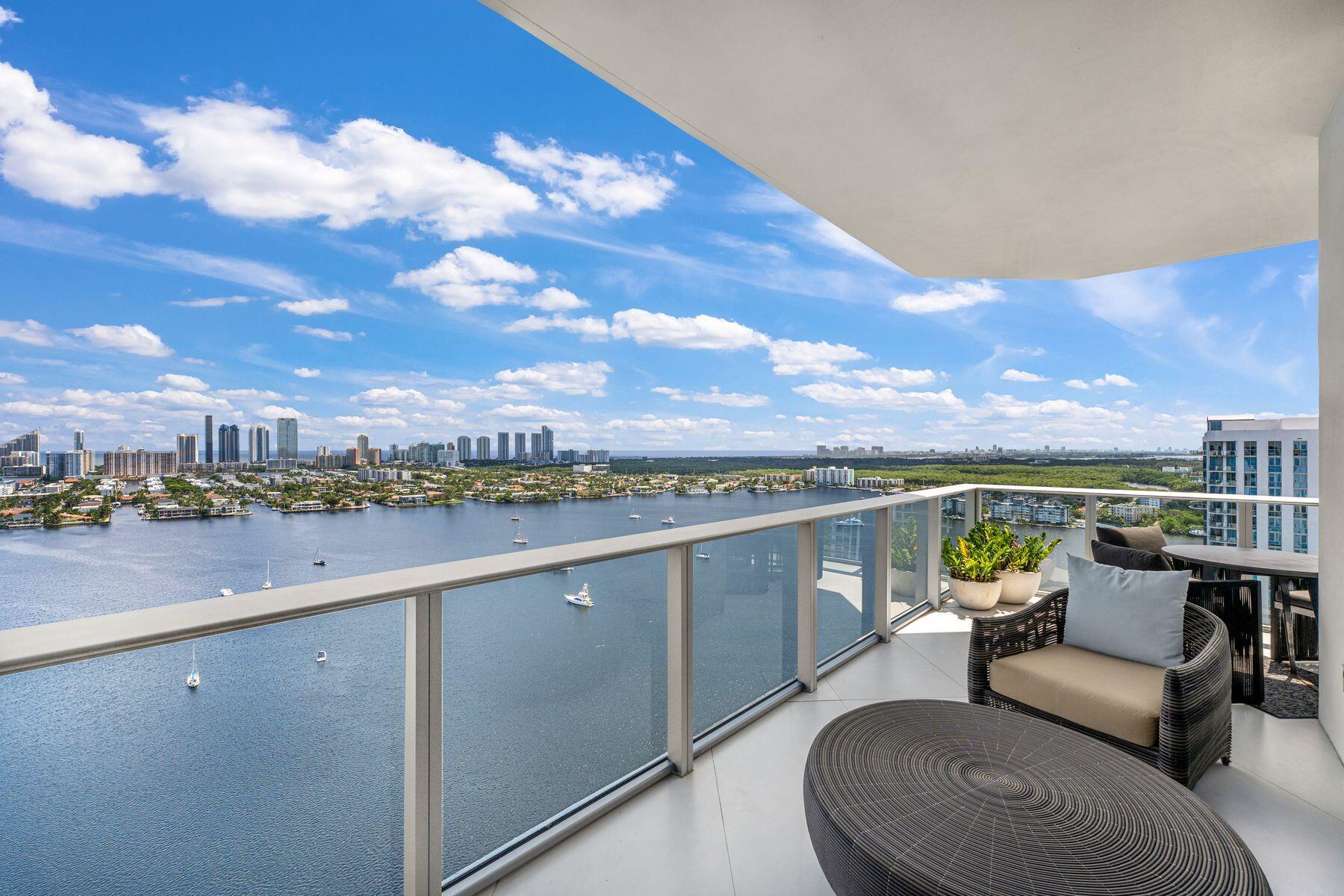 17301 Biscayne Blvd_1oakstudios_36