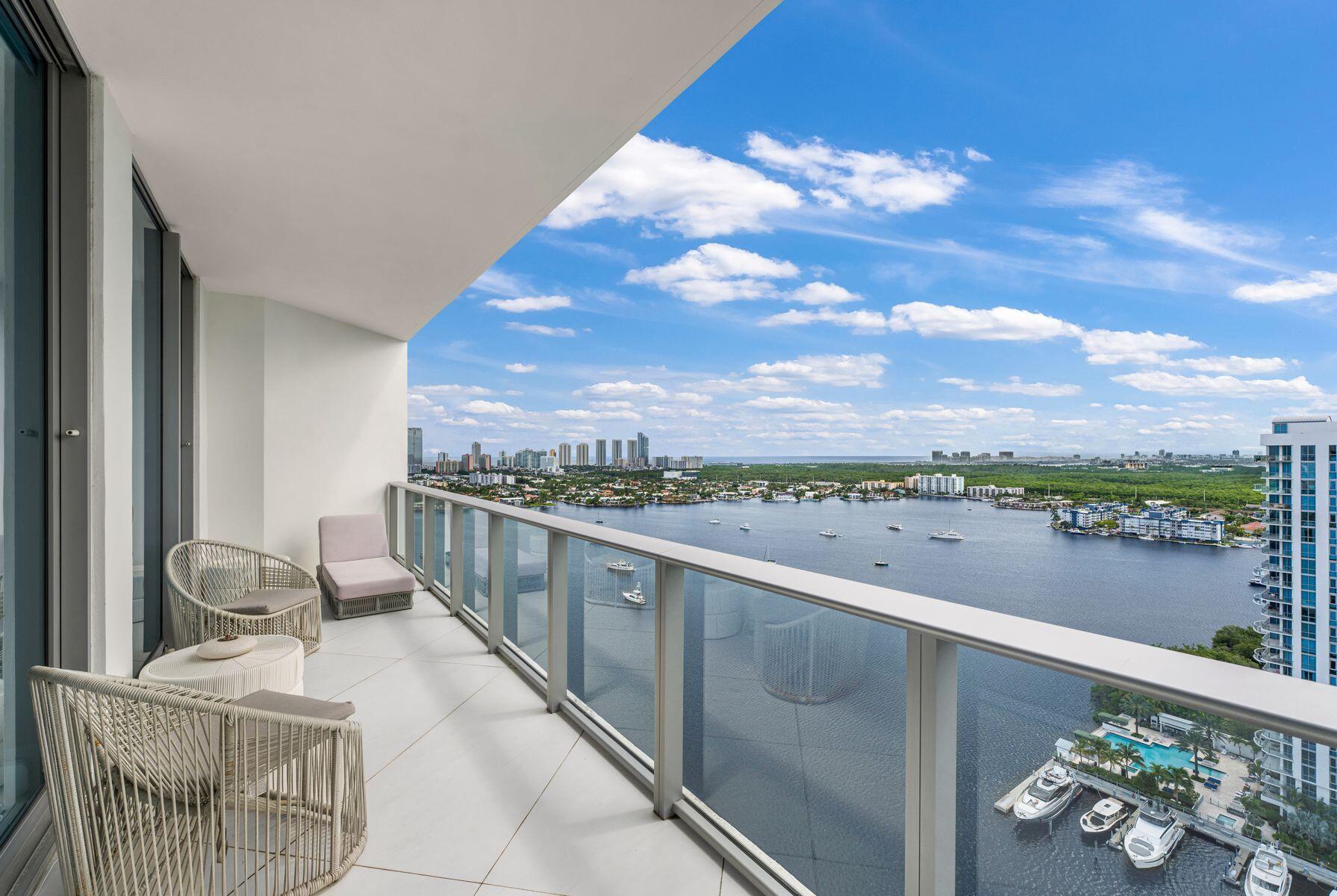 17301 Biscayne Blvd_1oakstudios_39