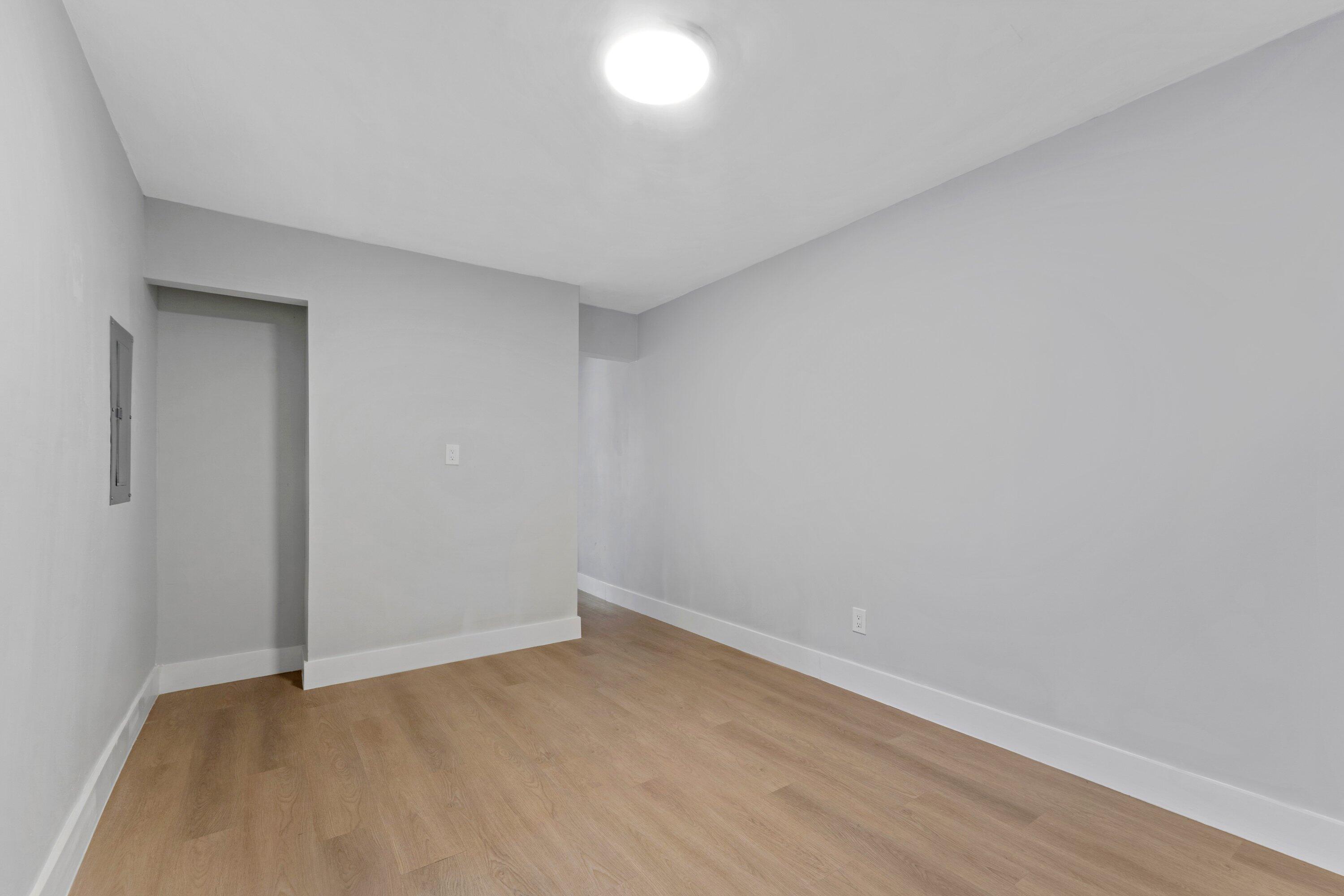 011-4561LakeAvenue-6-WestPalmBeach-FL-33
