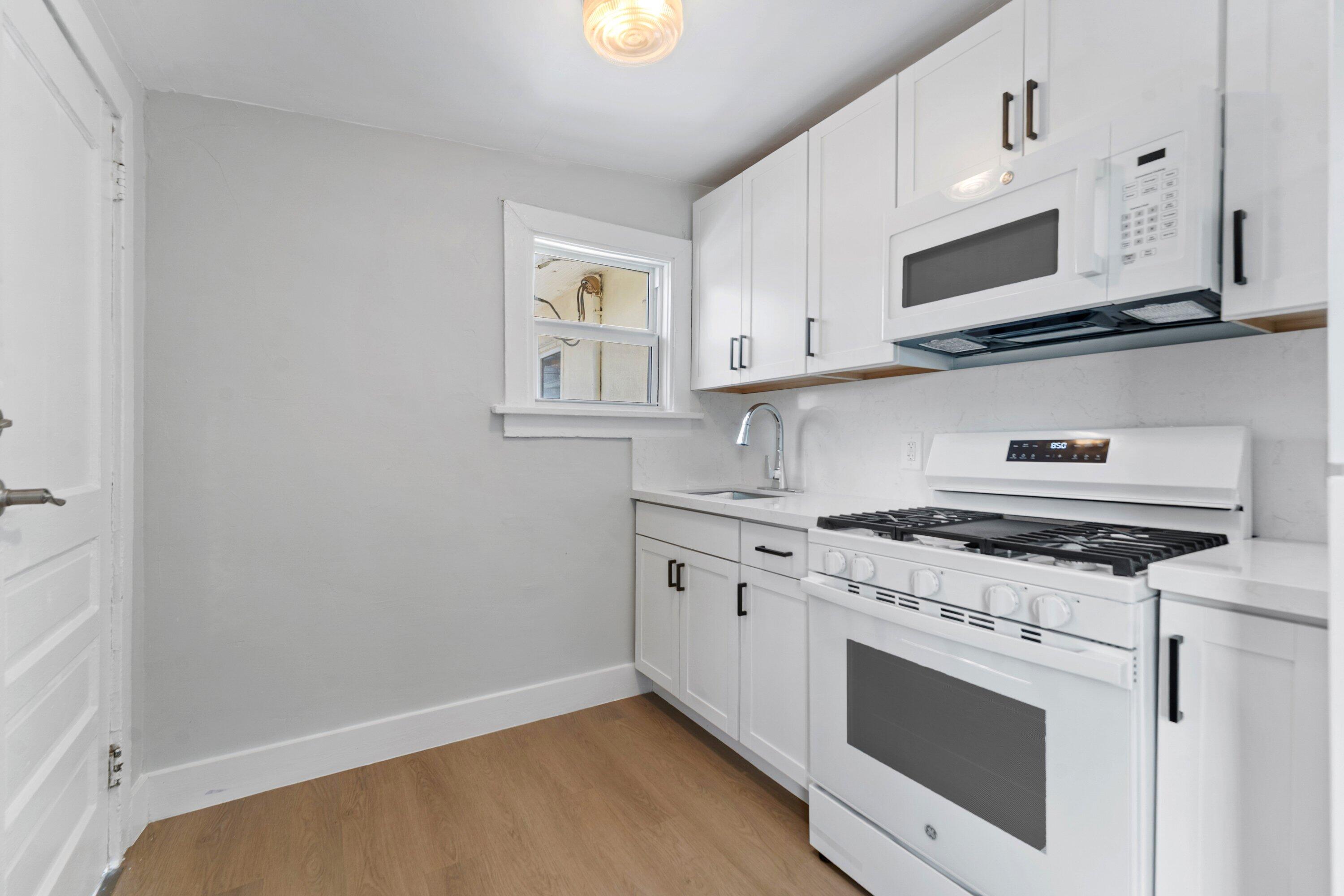013-4561LakeAvenue-6-WestPalmBeach-FL-33