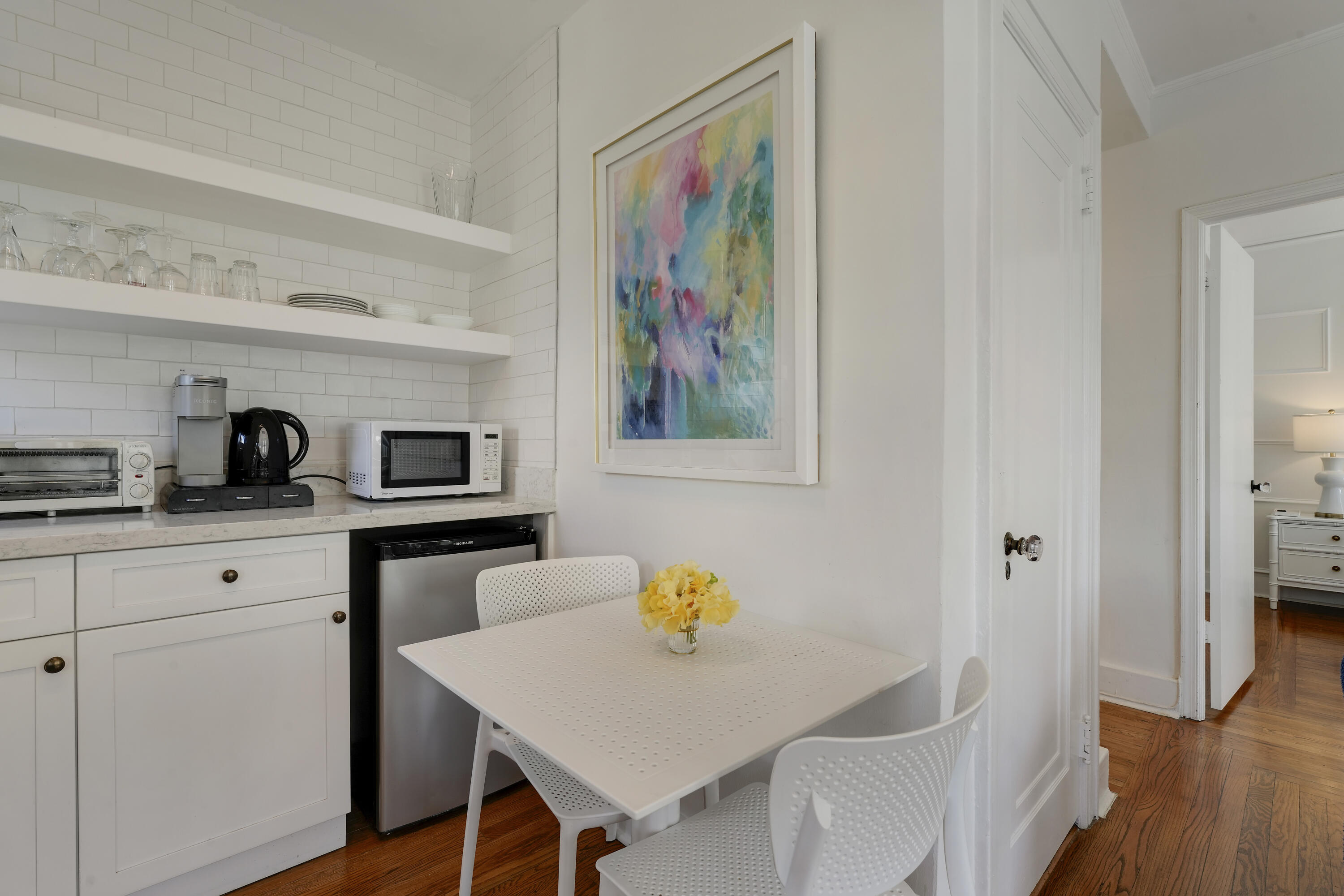 Updated Kitchenette & Dining Area Updated Kitchenette & Dining Area