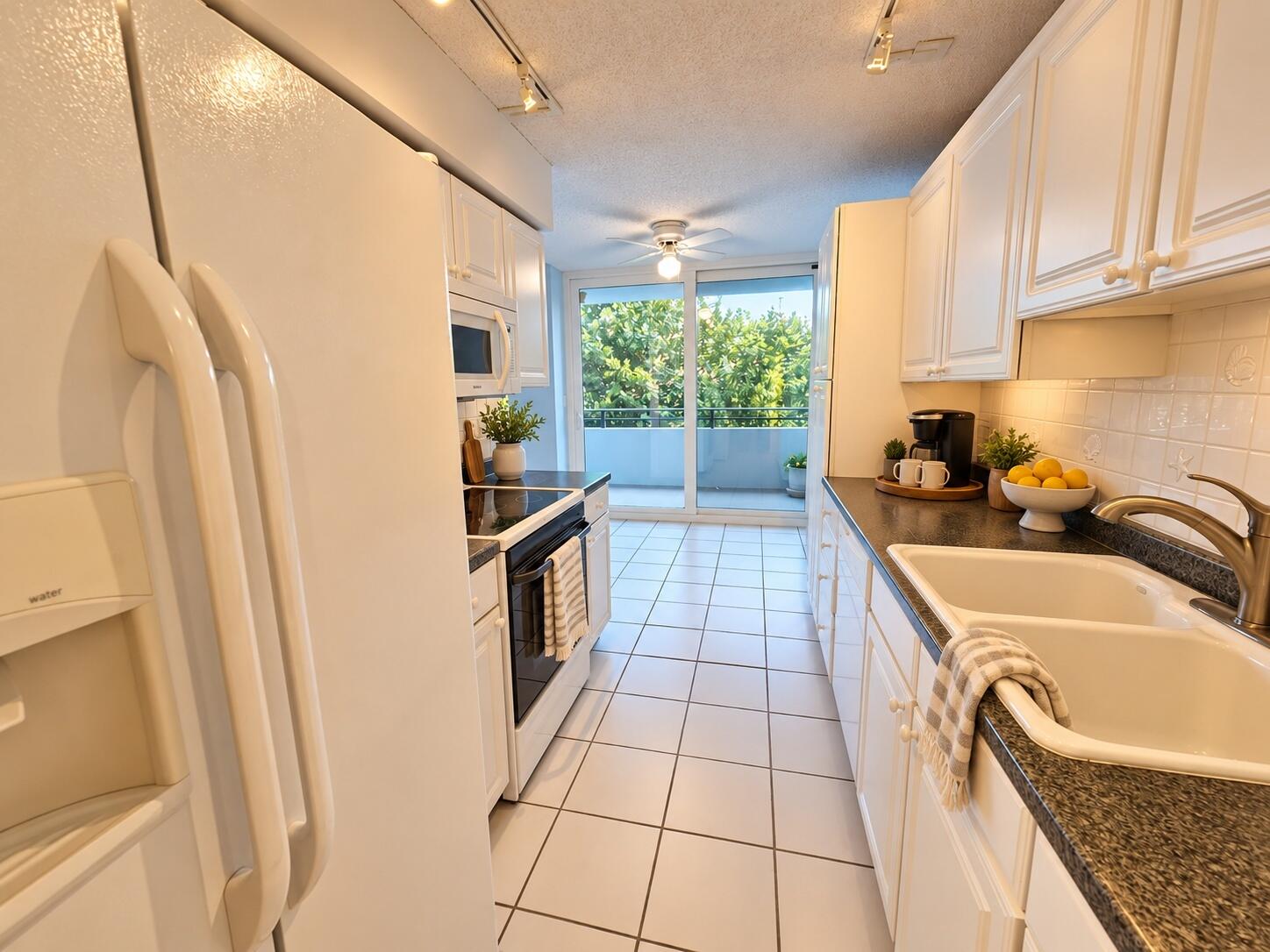 kitchen staged 2