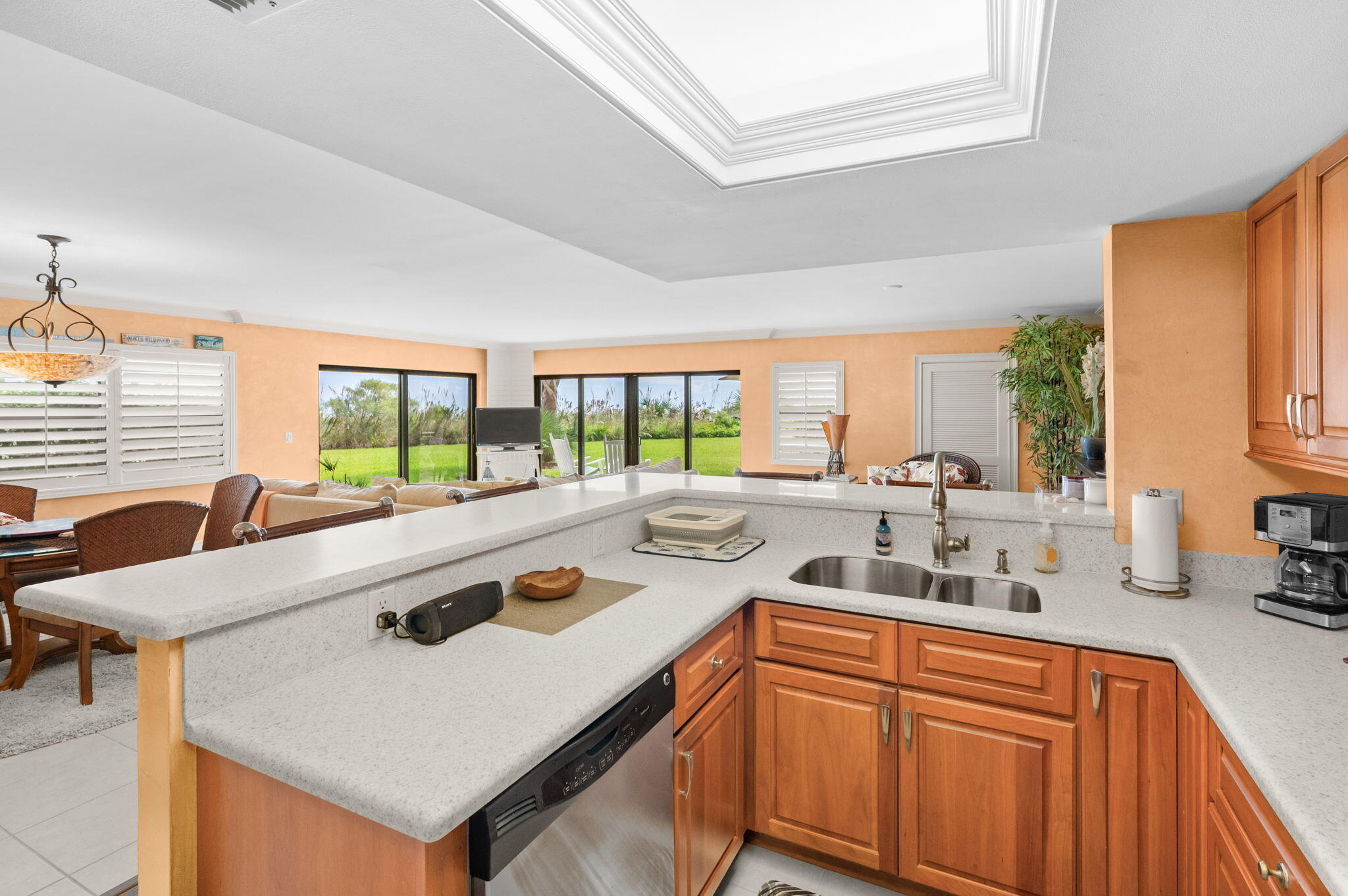 19-web-or-mls-2636 Ocean Dr 105 - 19