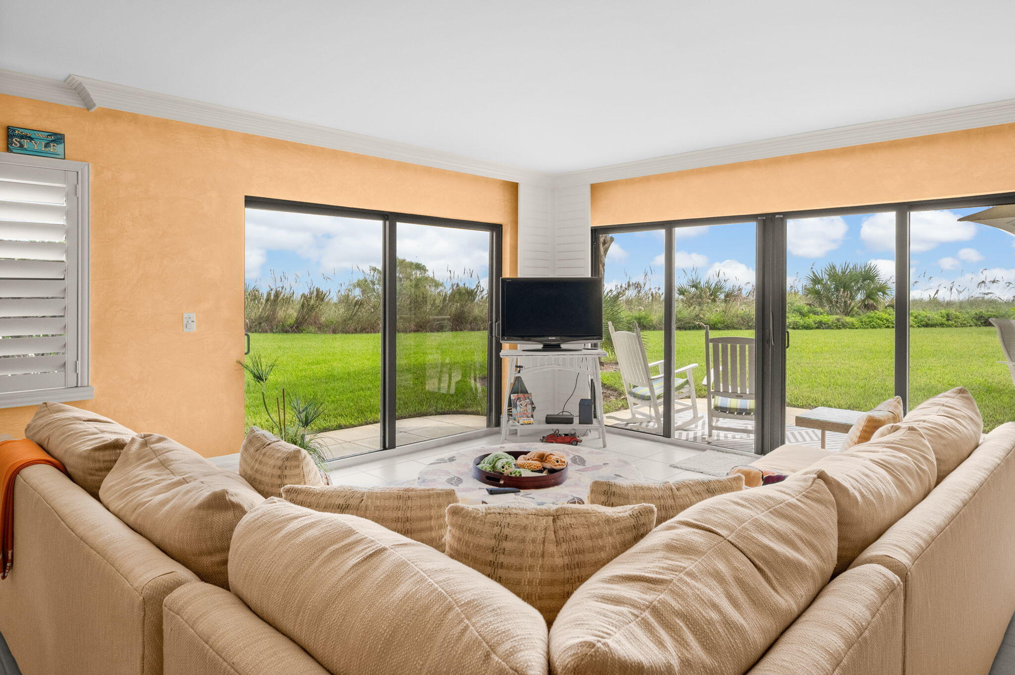 21-web-or-mls-2636 Ocean Dr 105 - 21