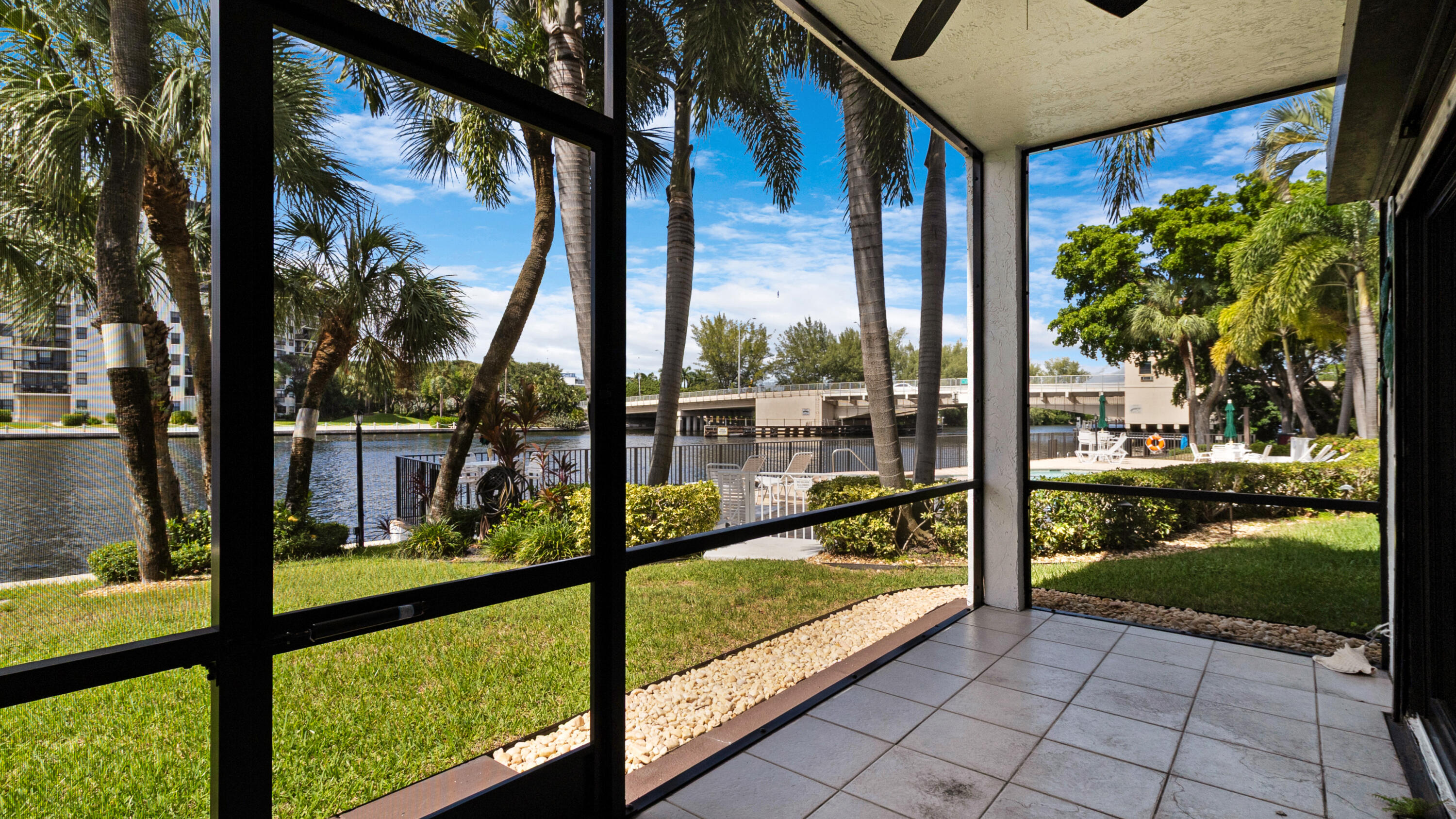 44_accutour_01 1301-n-riverside-dr-042