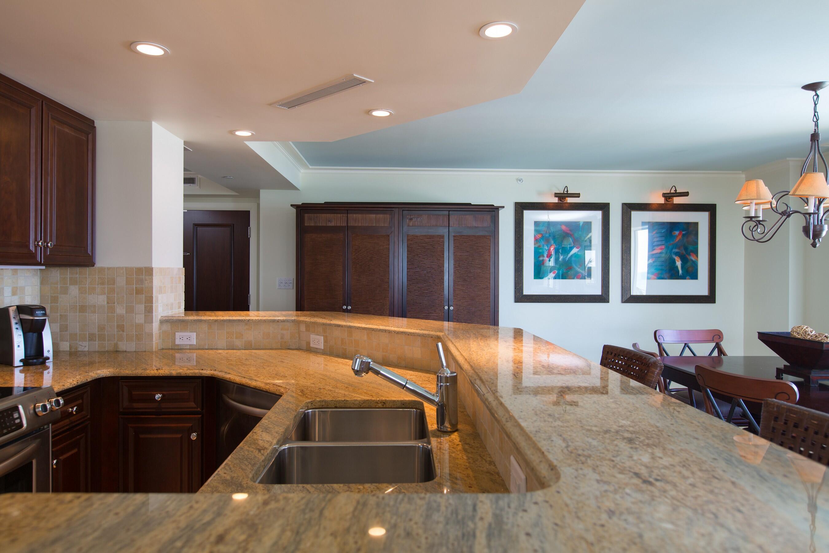 Penthouse Unit - Vero Beach Hotel and Re