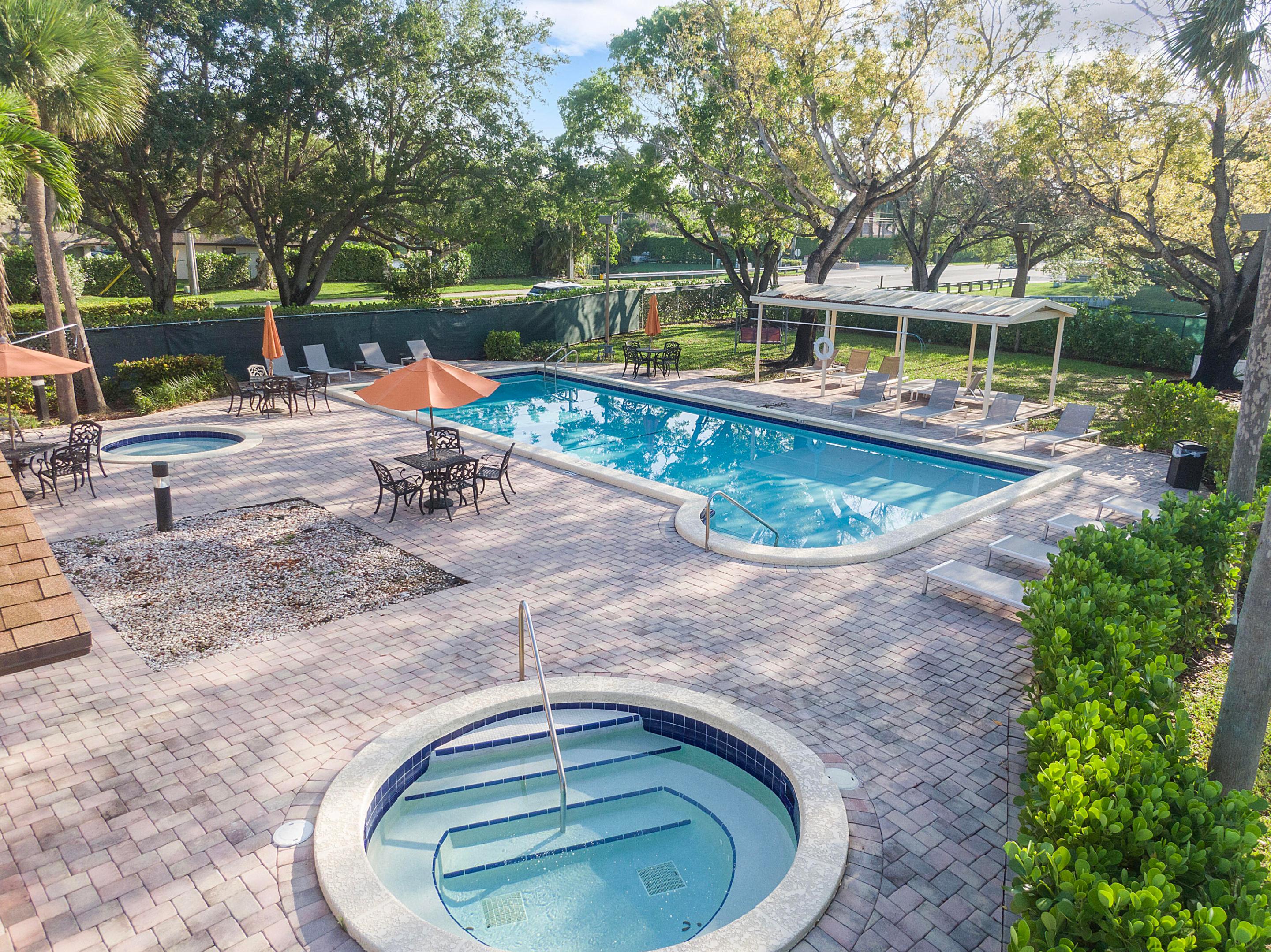 Bonaire Village at Woodmont