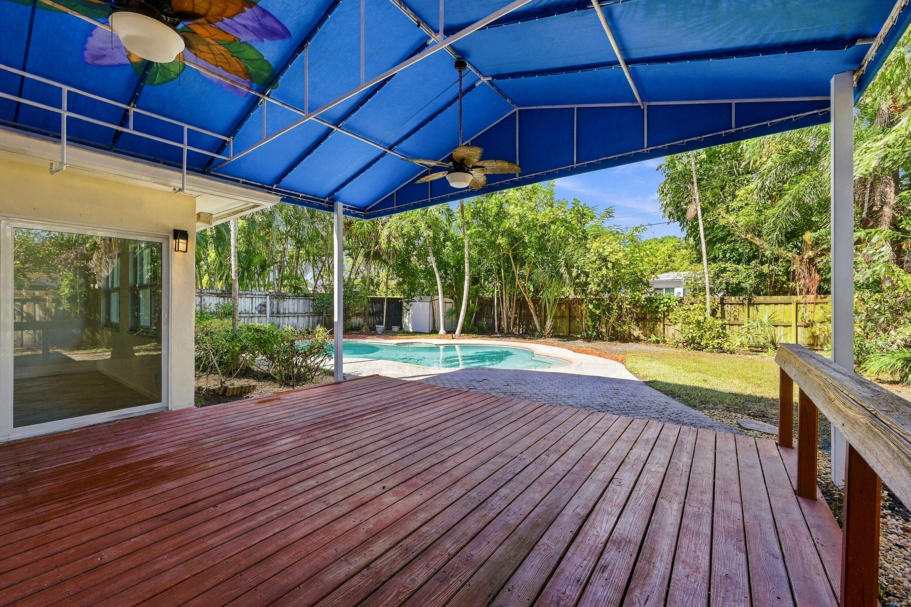 Oversized cover Deck