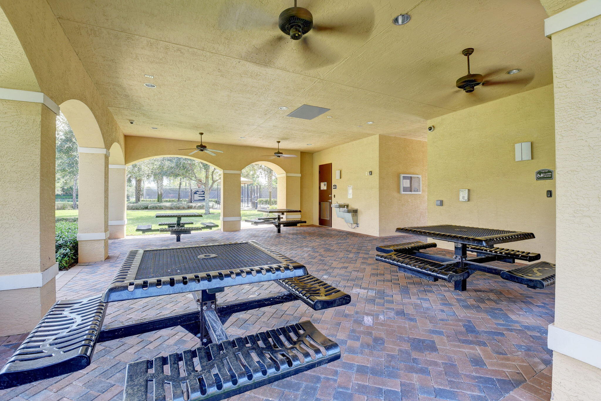 60-web-or-mls-Canyon Trails (14)