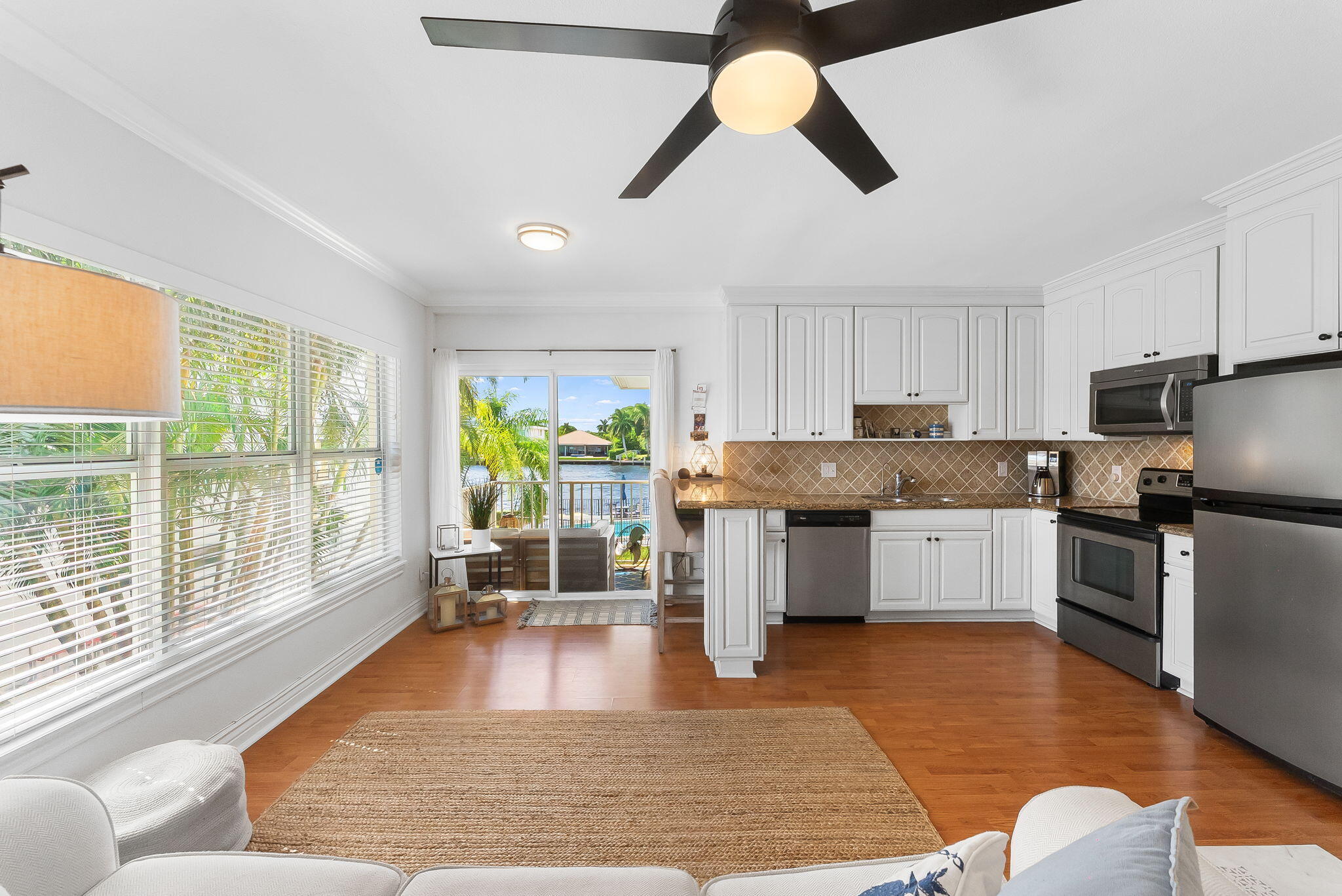 Kitchen & Living Area