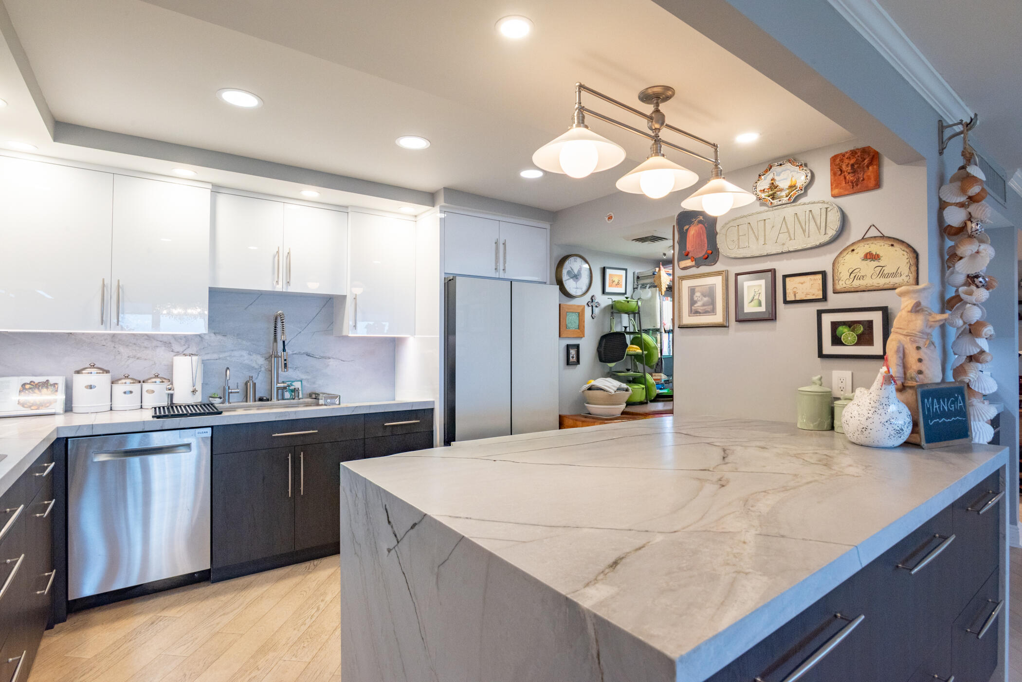 2480 Presidential Way 1804-025