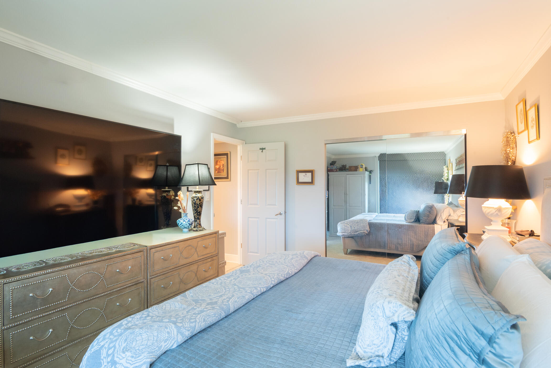 2480 Presidential Way 008