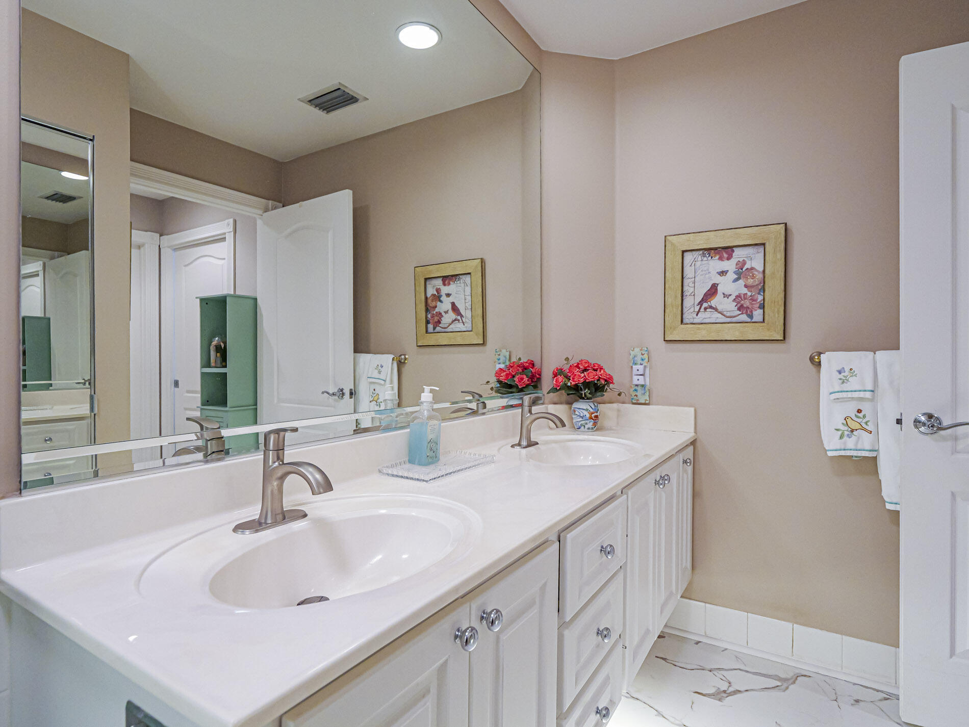 Dual sinks