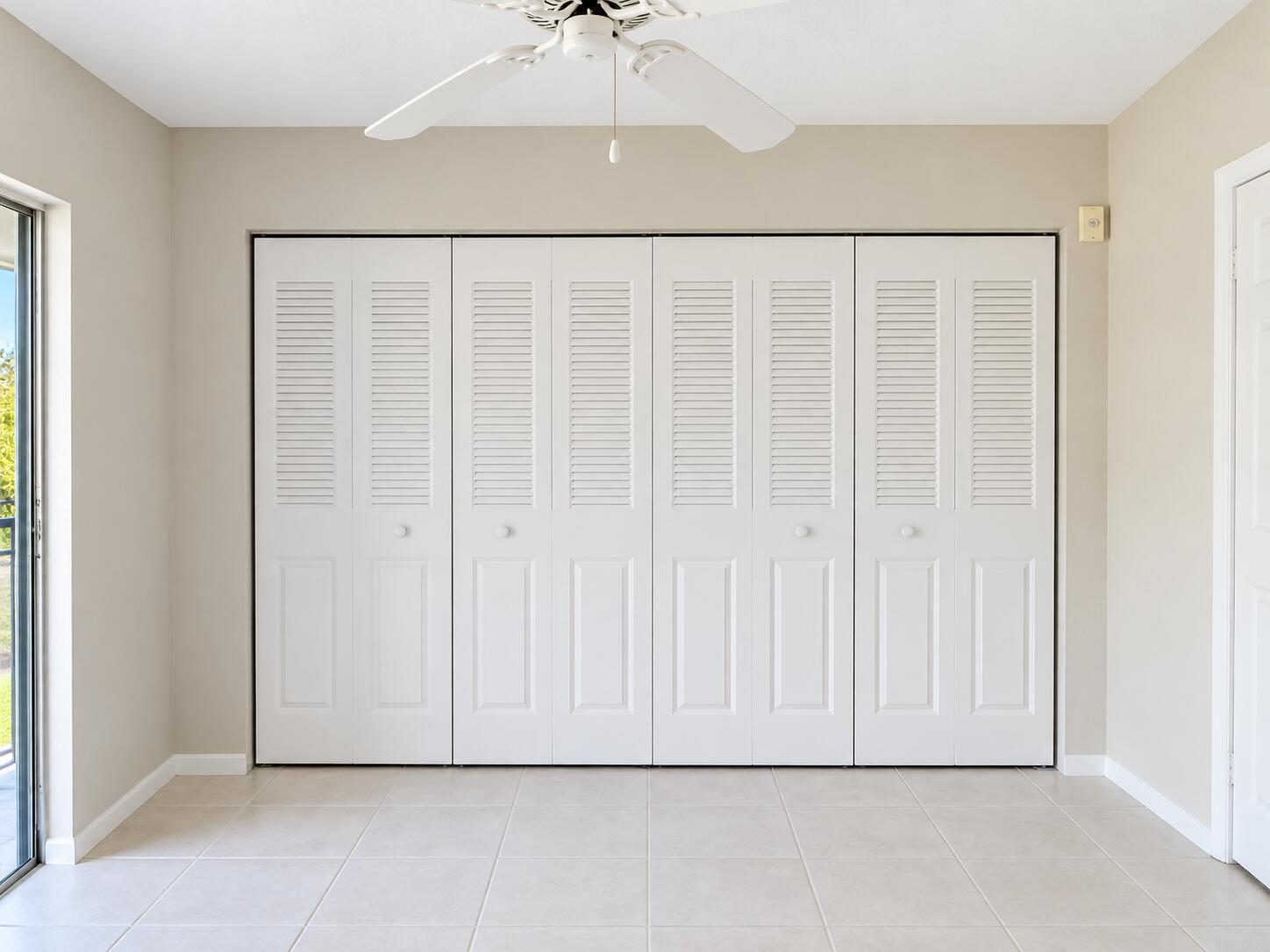 CLOSET BEDROOM