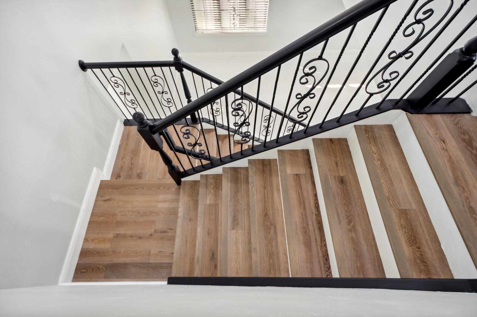 STAIRCASE WITH ENGINEERED WOOD.