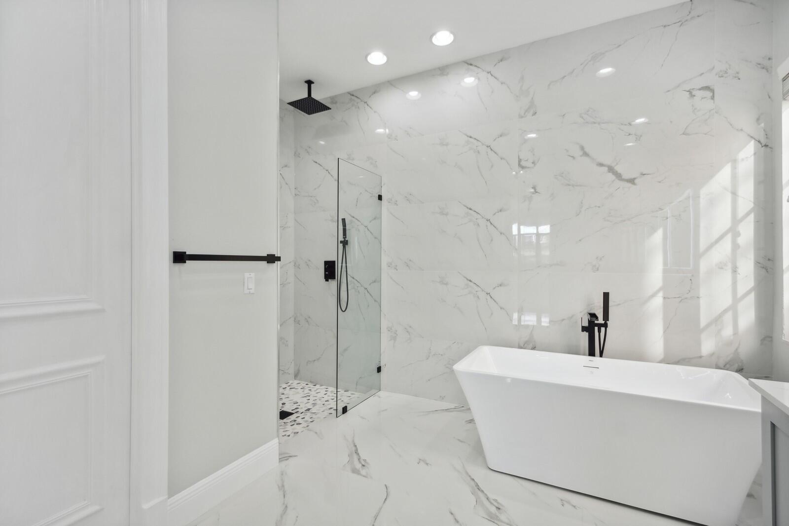 M. BATH TUB
