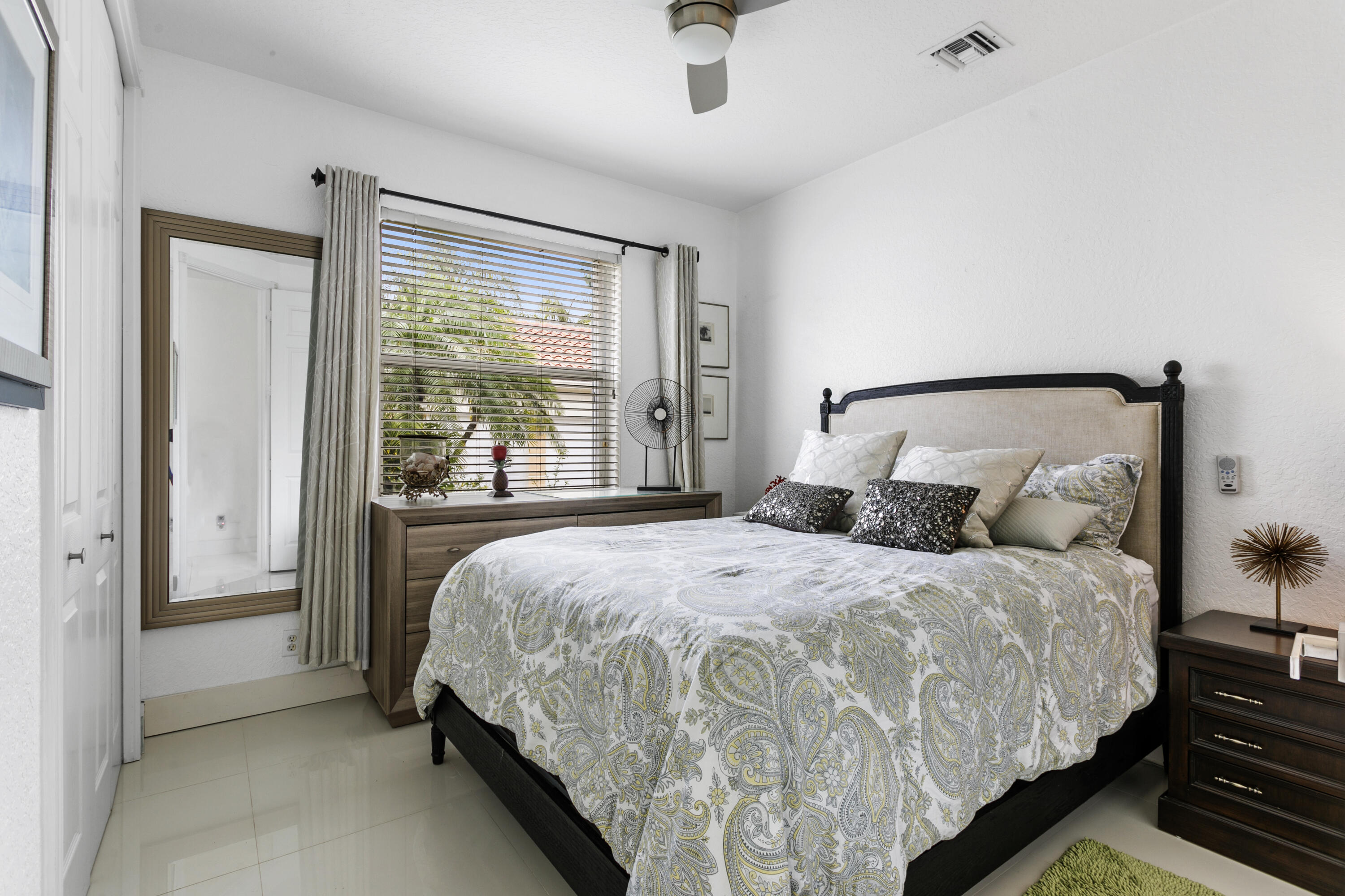 Guest Bedroom pic 1