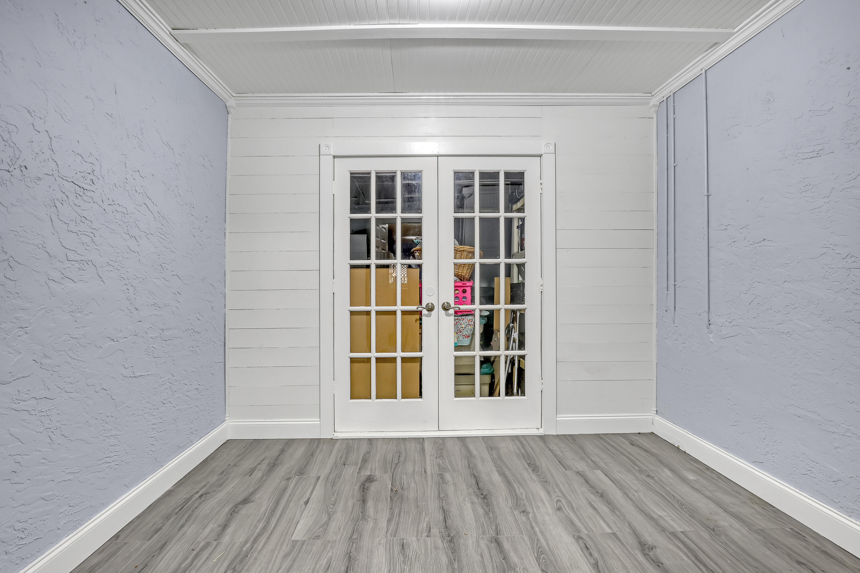 Converted room (1/2 garage) off kitchen