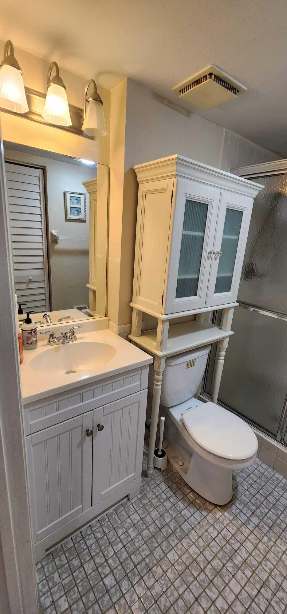 1st Floor Bathroom