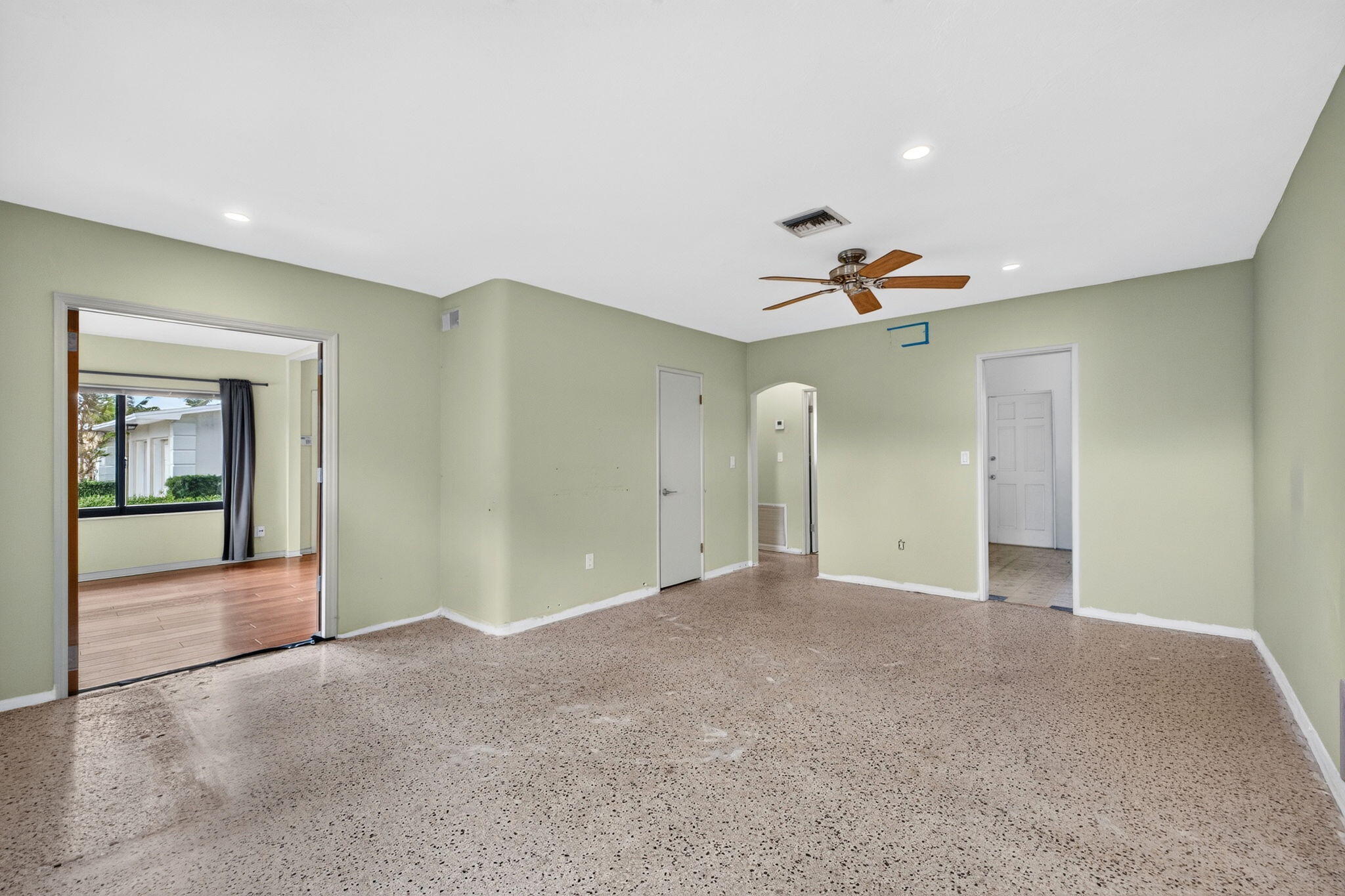 7-web-or-mls-699A2190 7-web-or-mls-699A2190