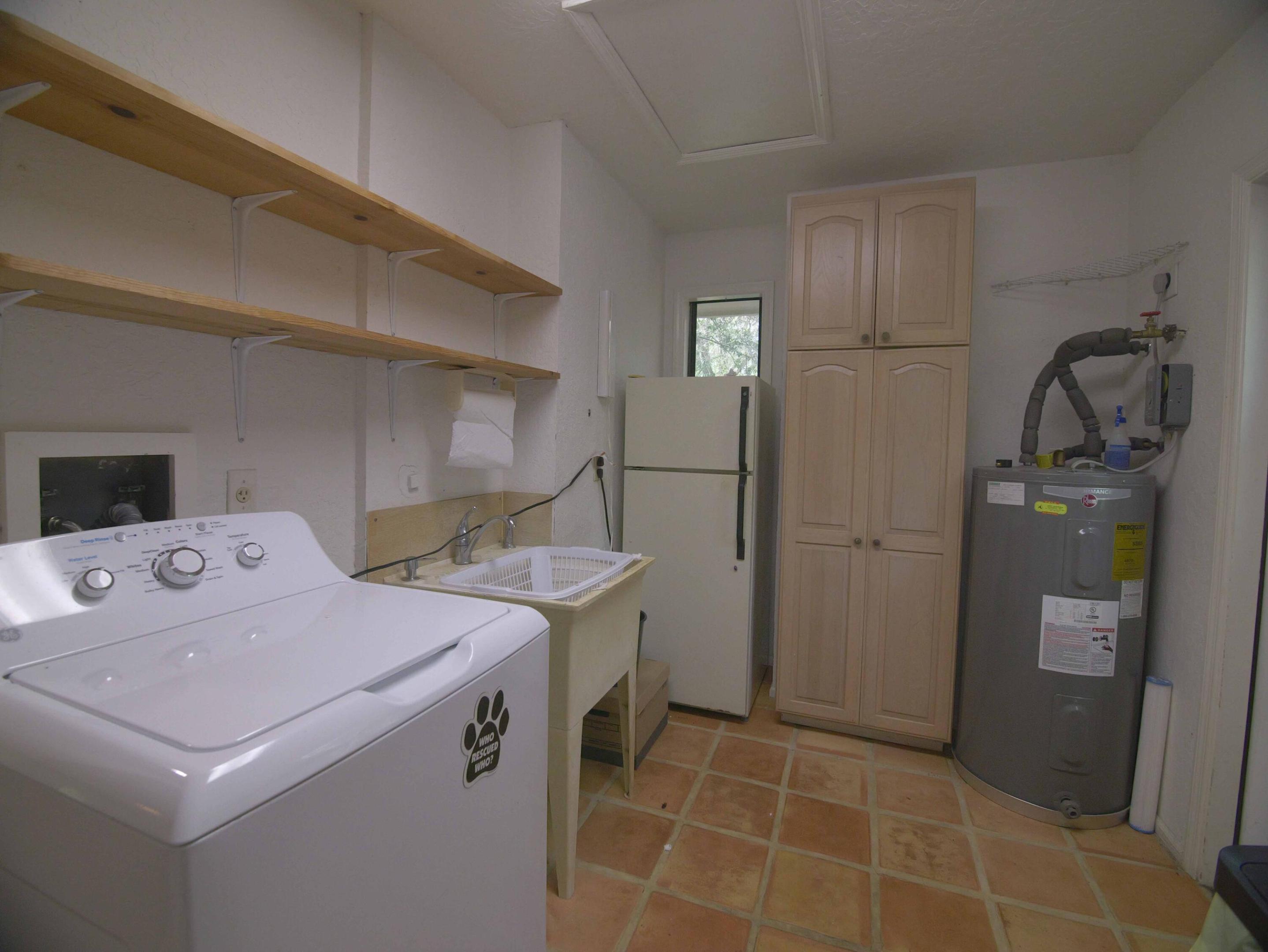 Entry Laundry room from Garage Walkway