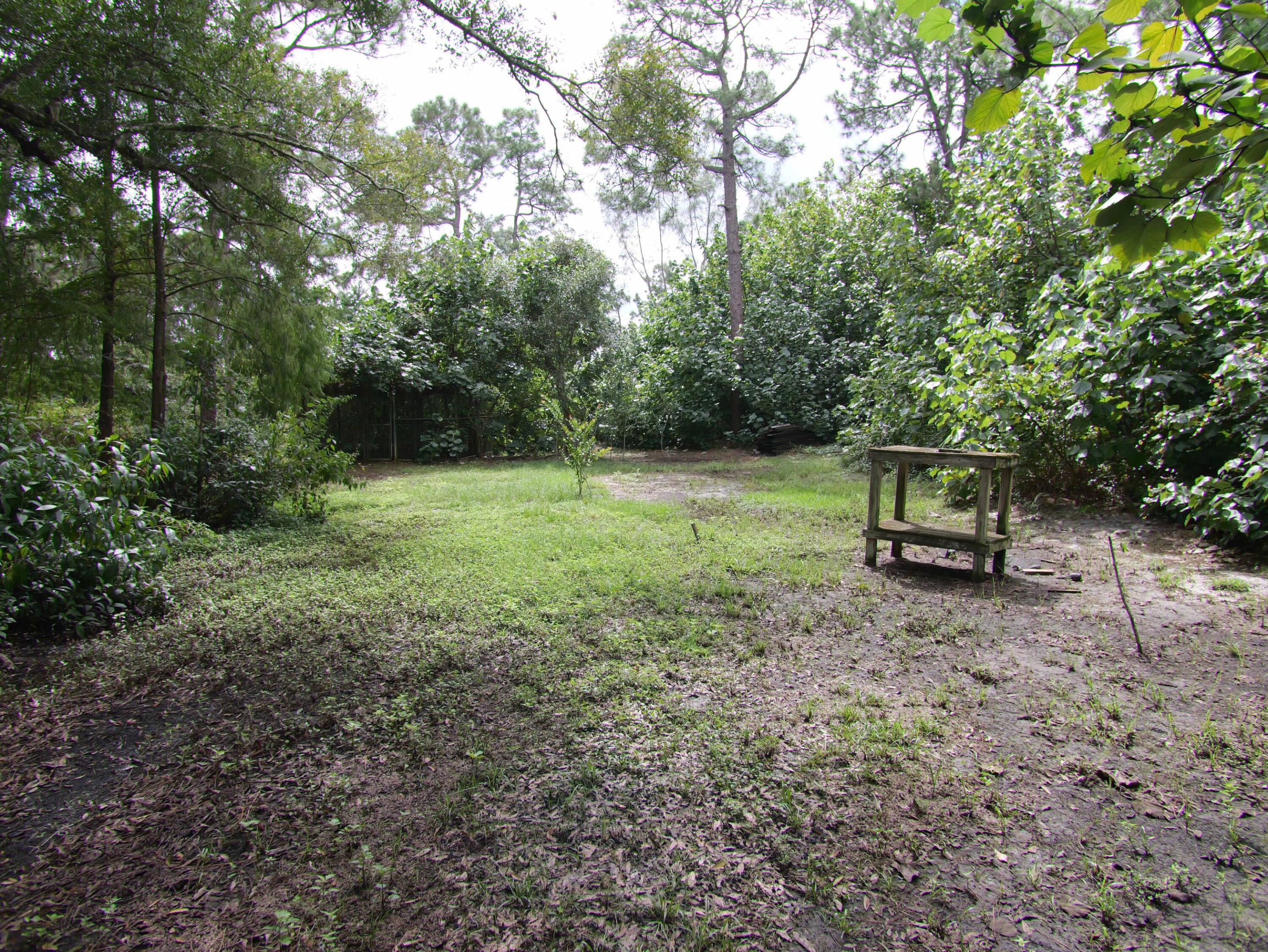Large yard to make any way you would like...