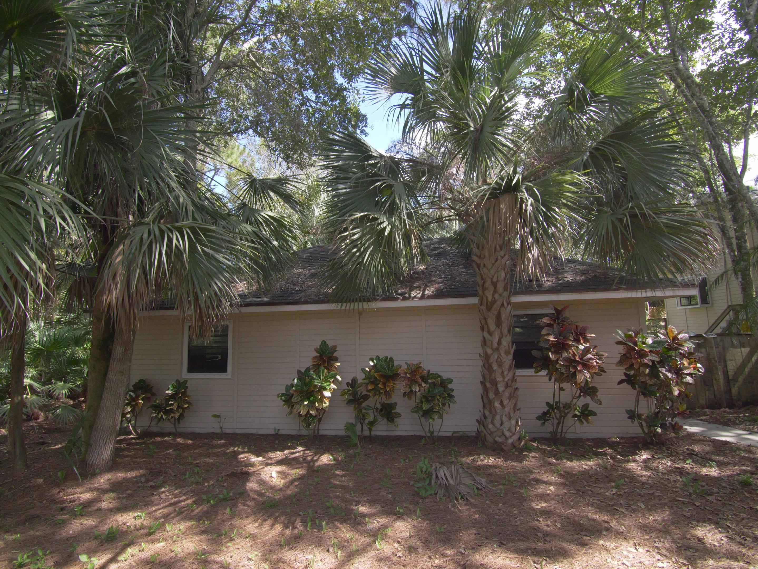Ext LARGE Garage & workspace could be made Man/Woman cave or Guest suite.